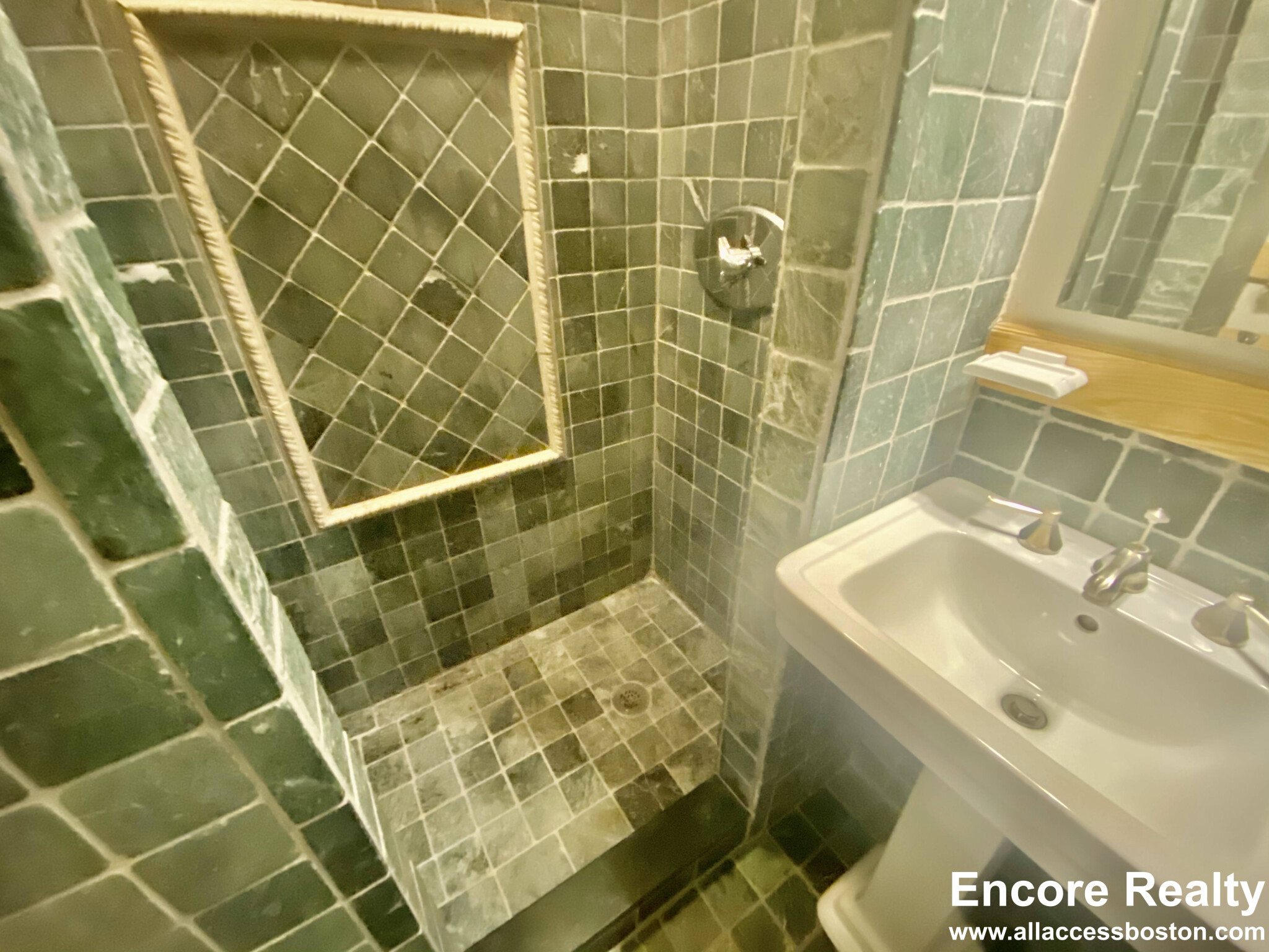 900 Massachusetts Ave, Mid Cambridge