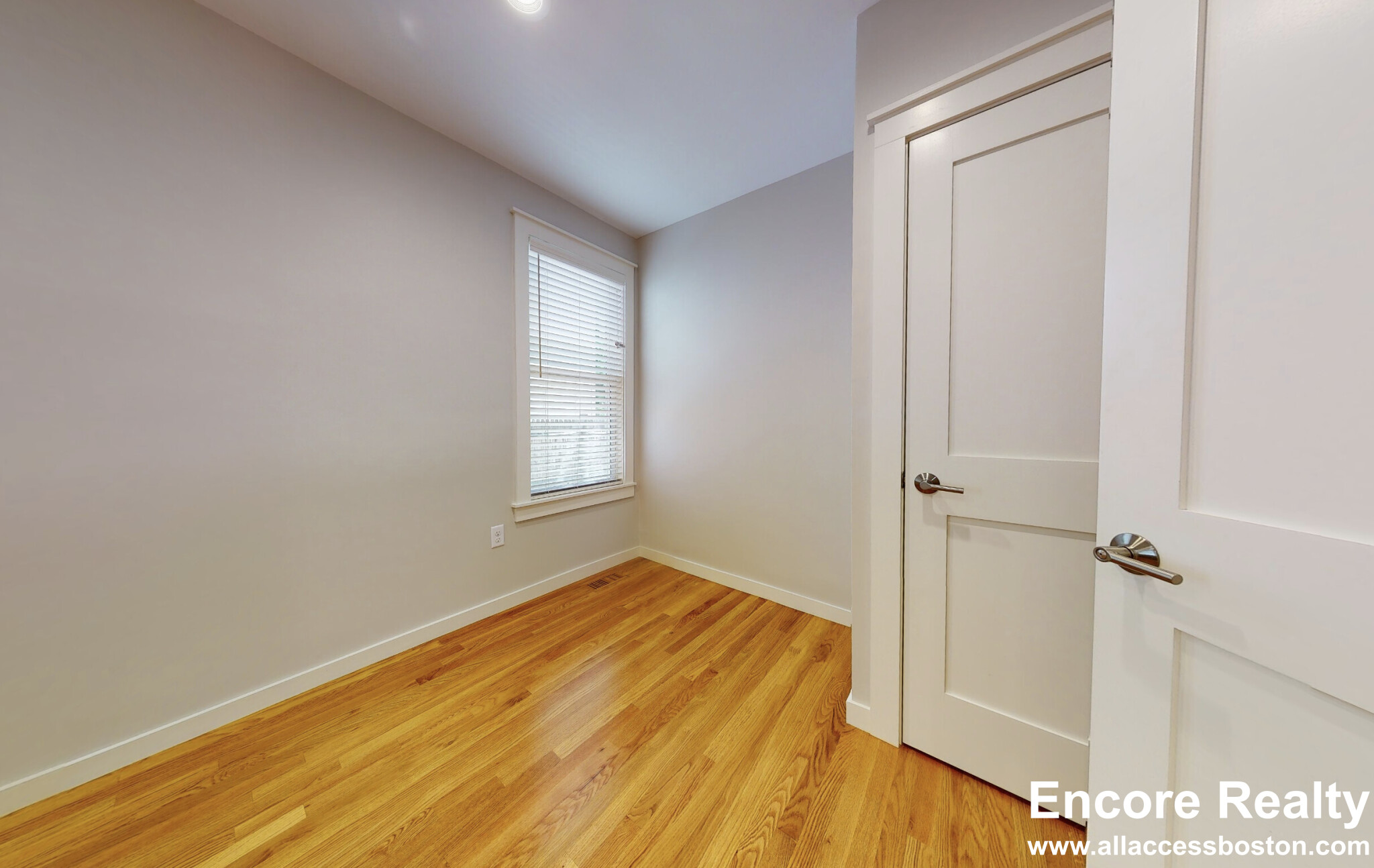 568 Green St, Central Square