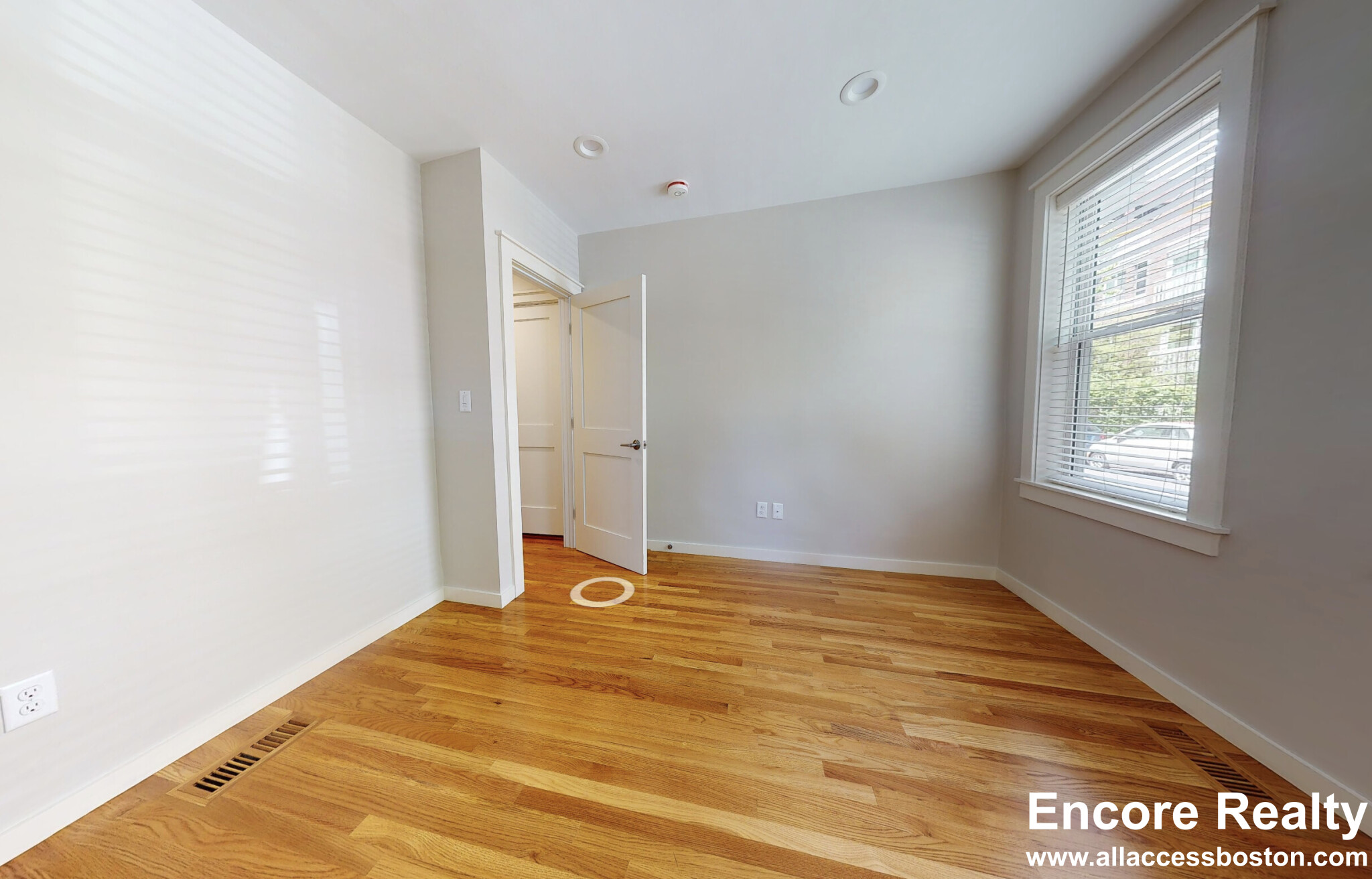 568 Green St, Central Square