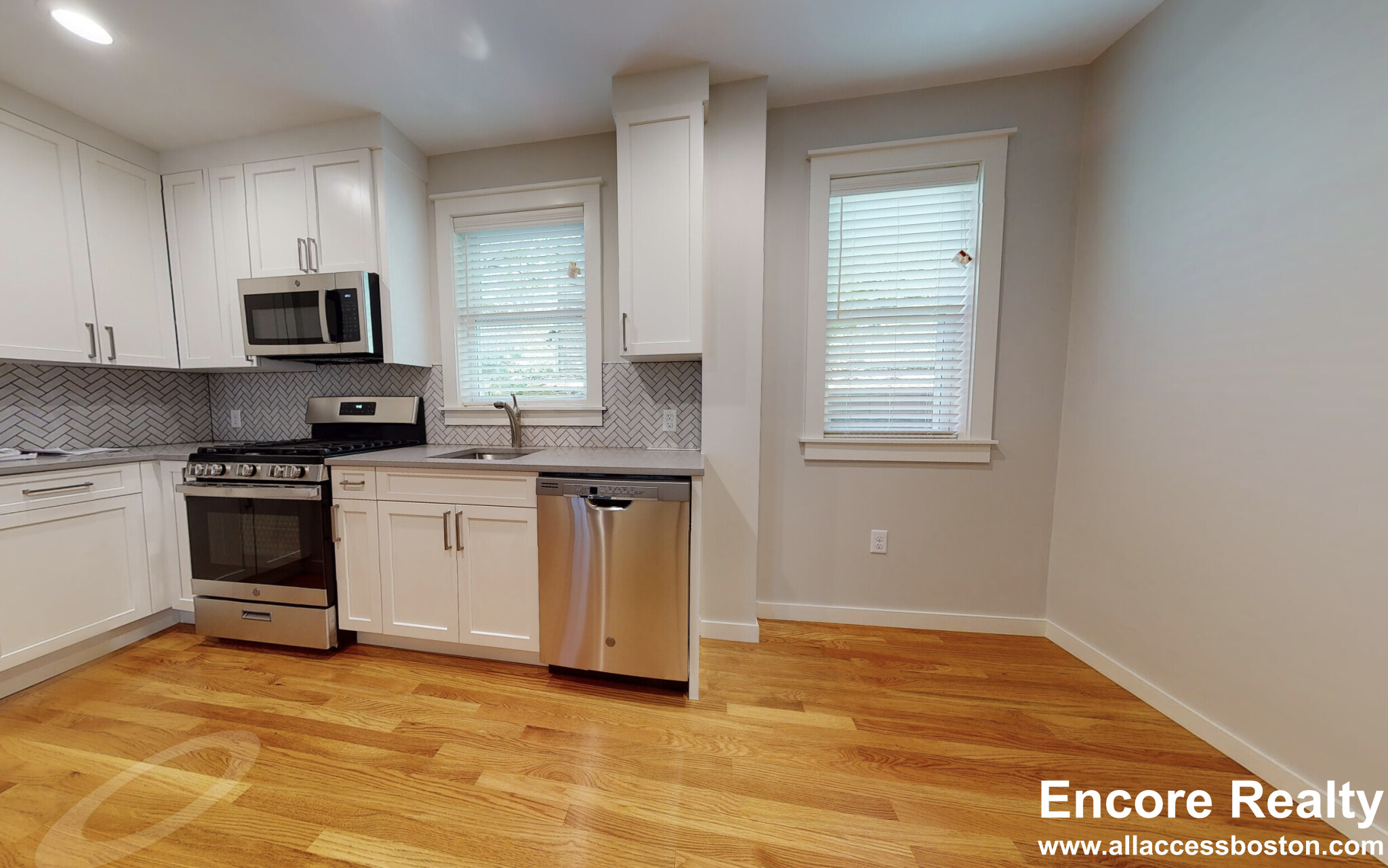 568 Green St, Central Square