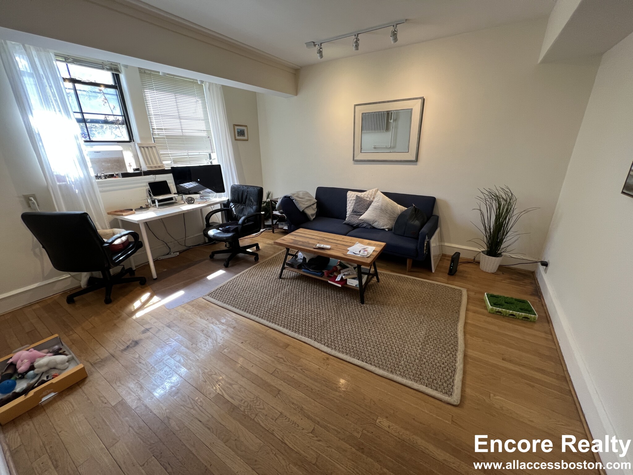 93 Longwood Ave, Coolidge Corner