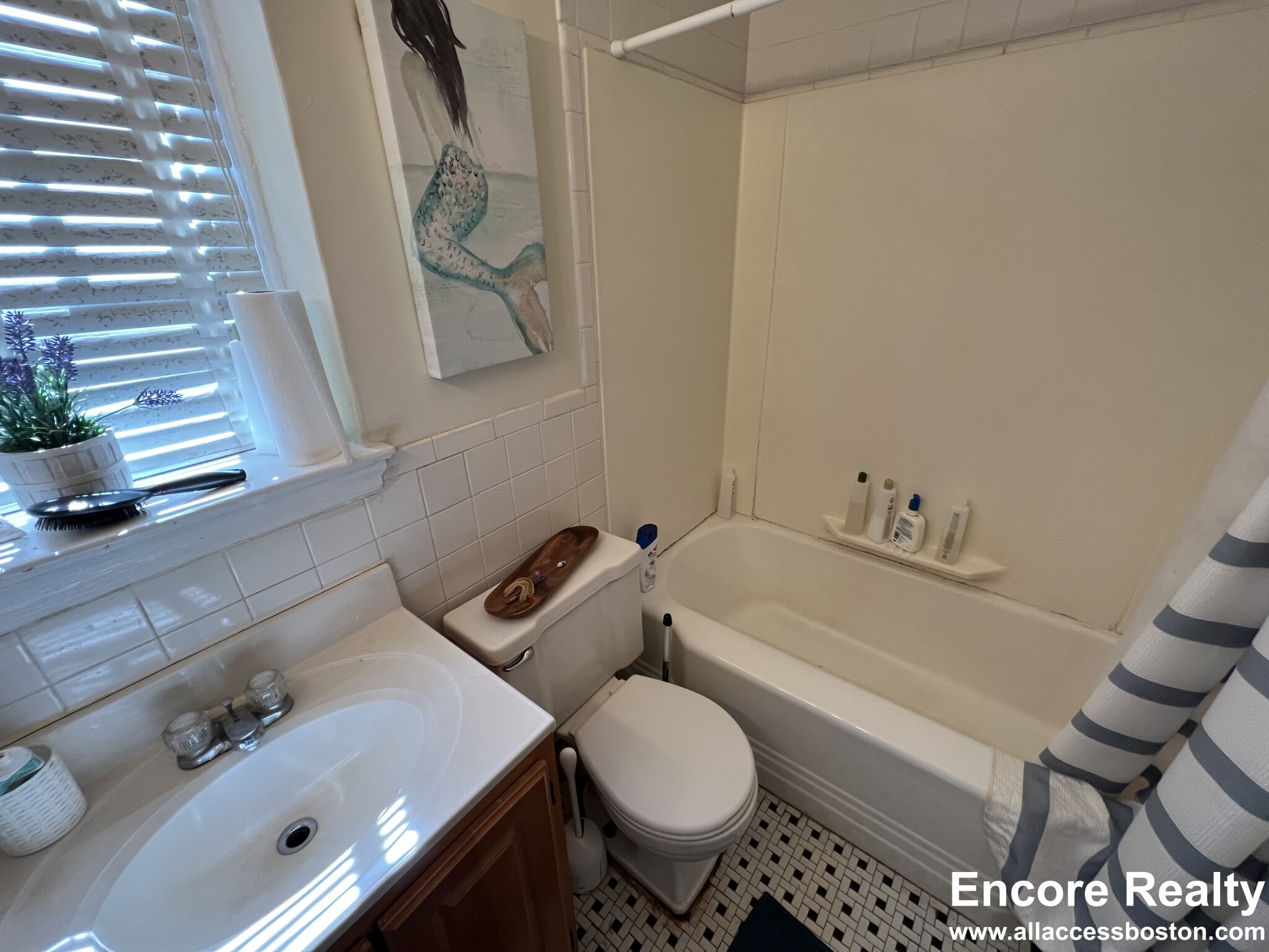 93 Longwood Ave, Coolidge Corner