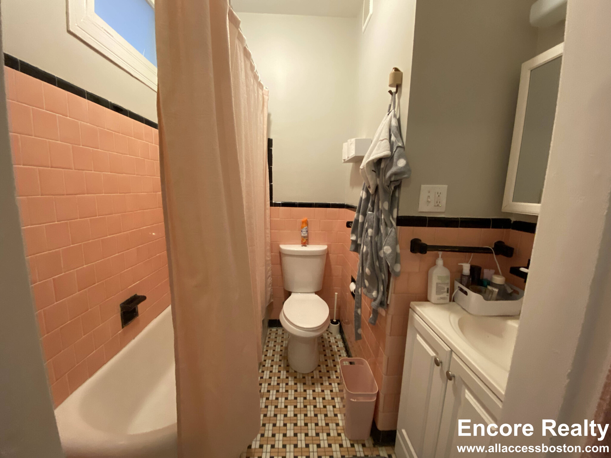 9 Sewall Ave, Coolidge Corner