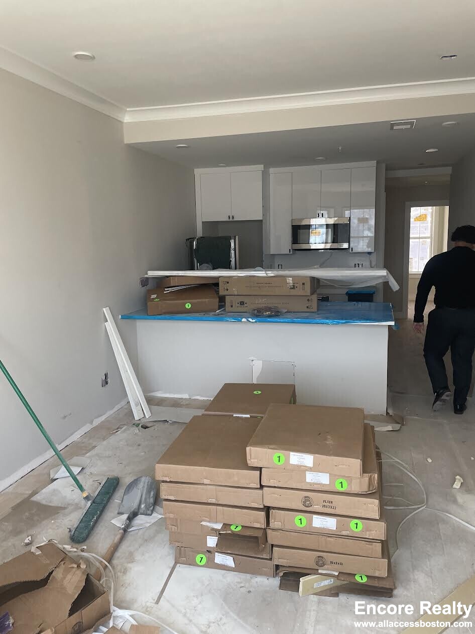 535 Newbury St, Fenway