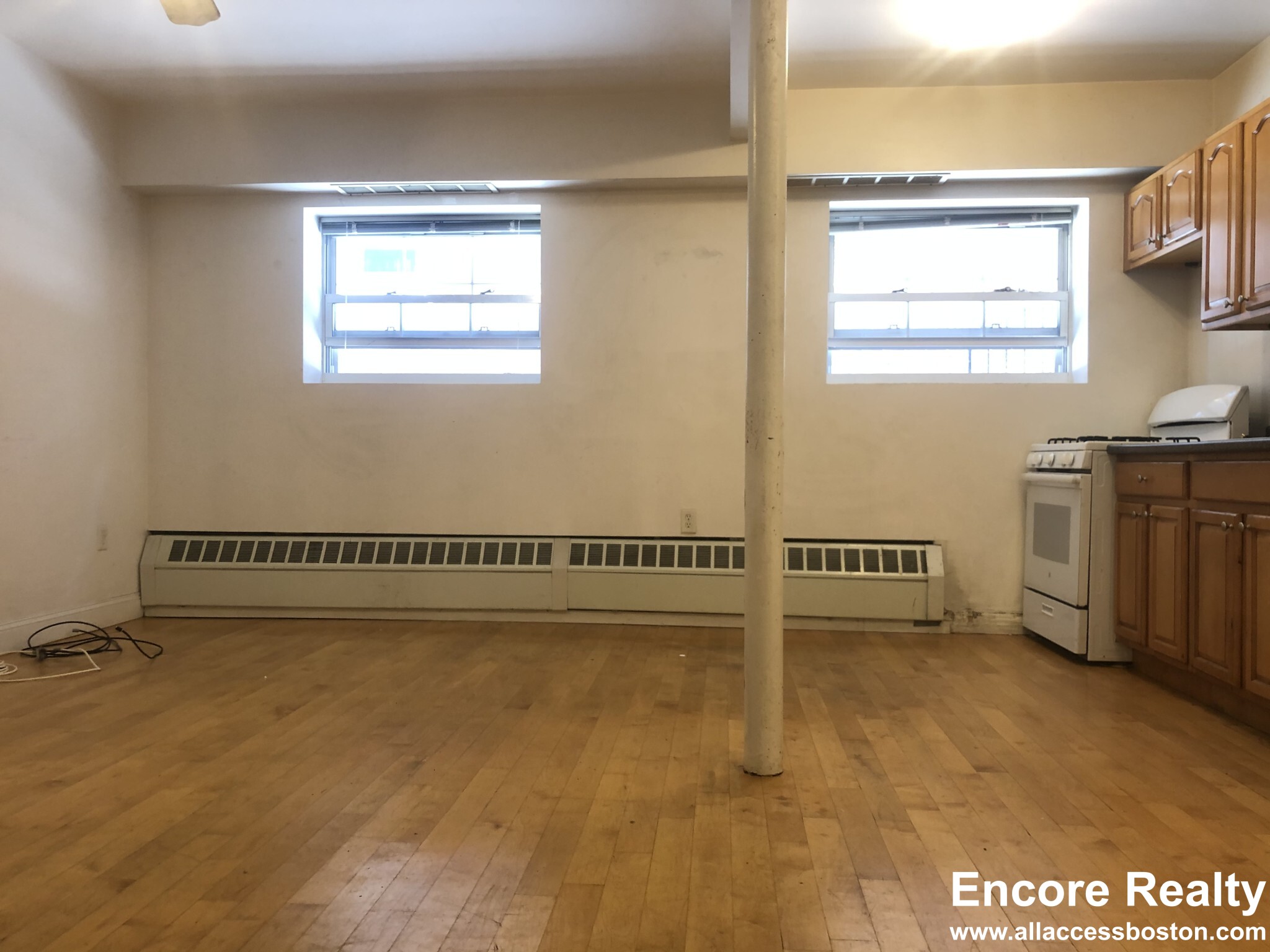 1555 Beacon St, Washington Square