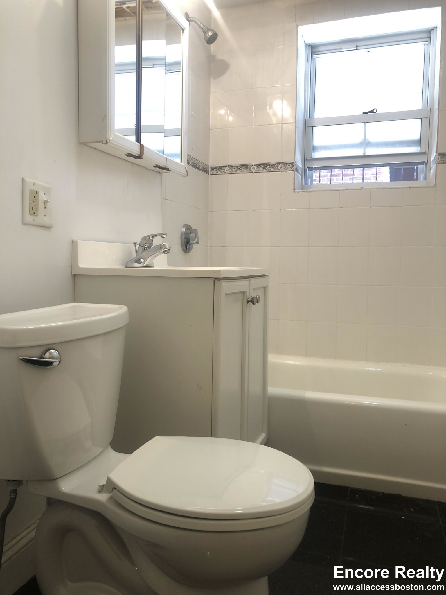 1555 Beacon St, Washington Square