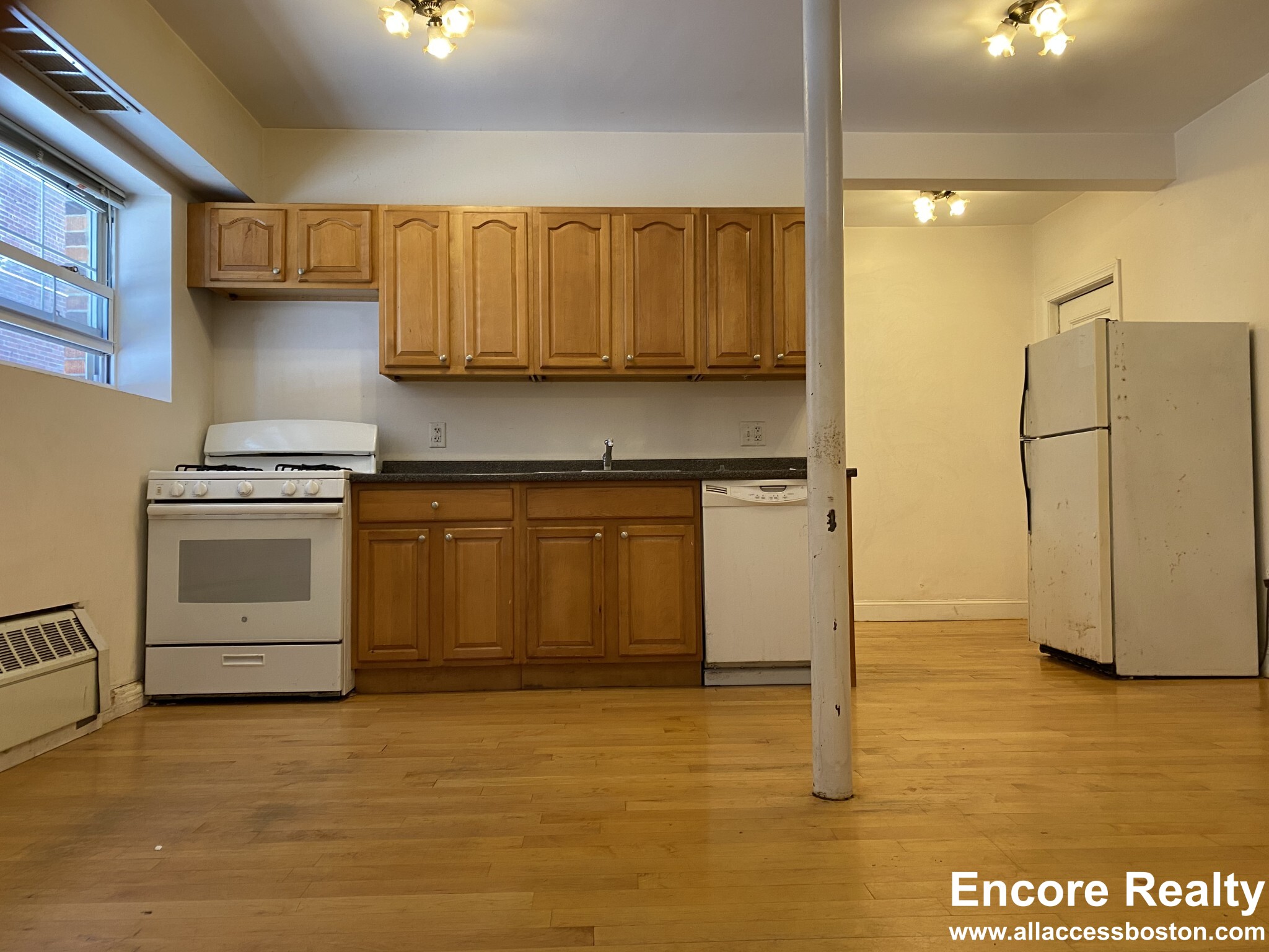 1555 Beacon St, Washington Square