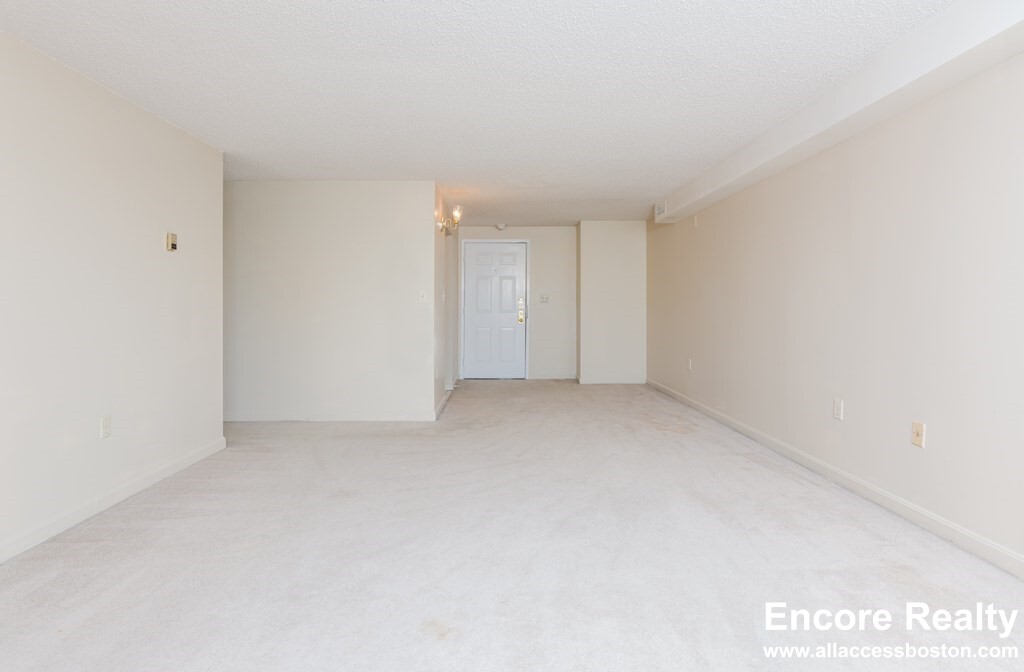 16 Elmer St, Central Square