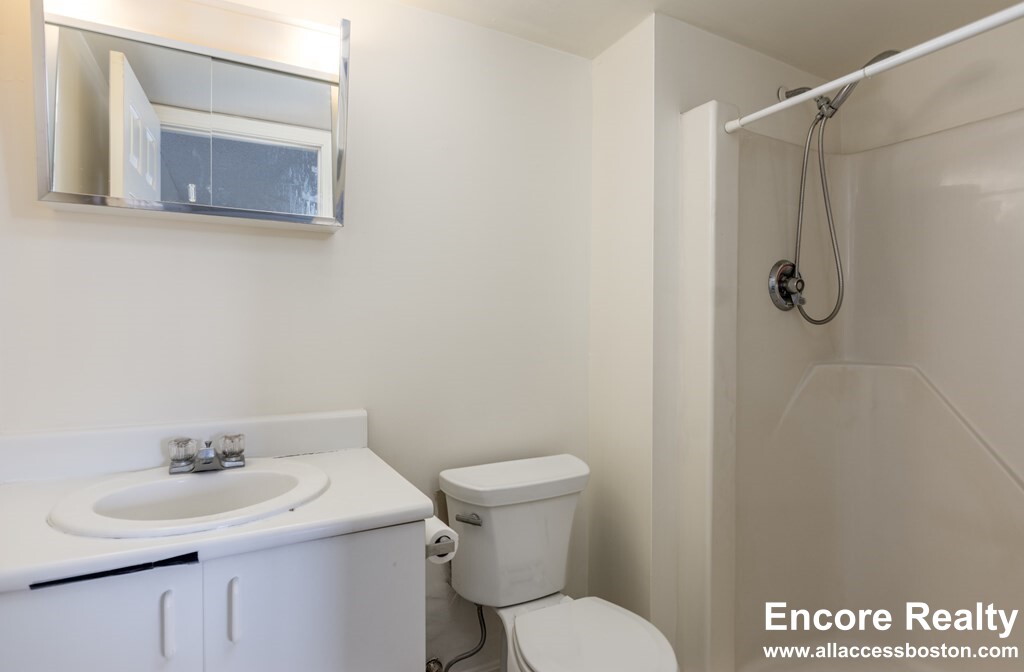 16 Elmer St, Central Square