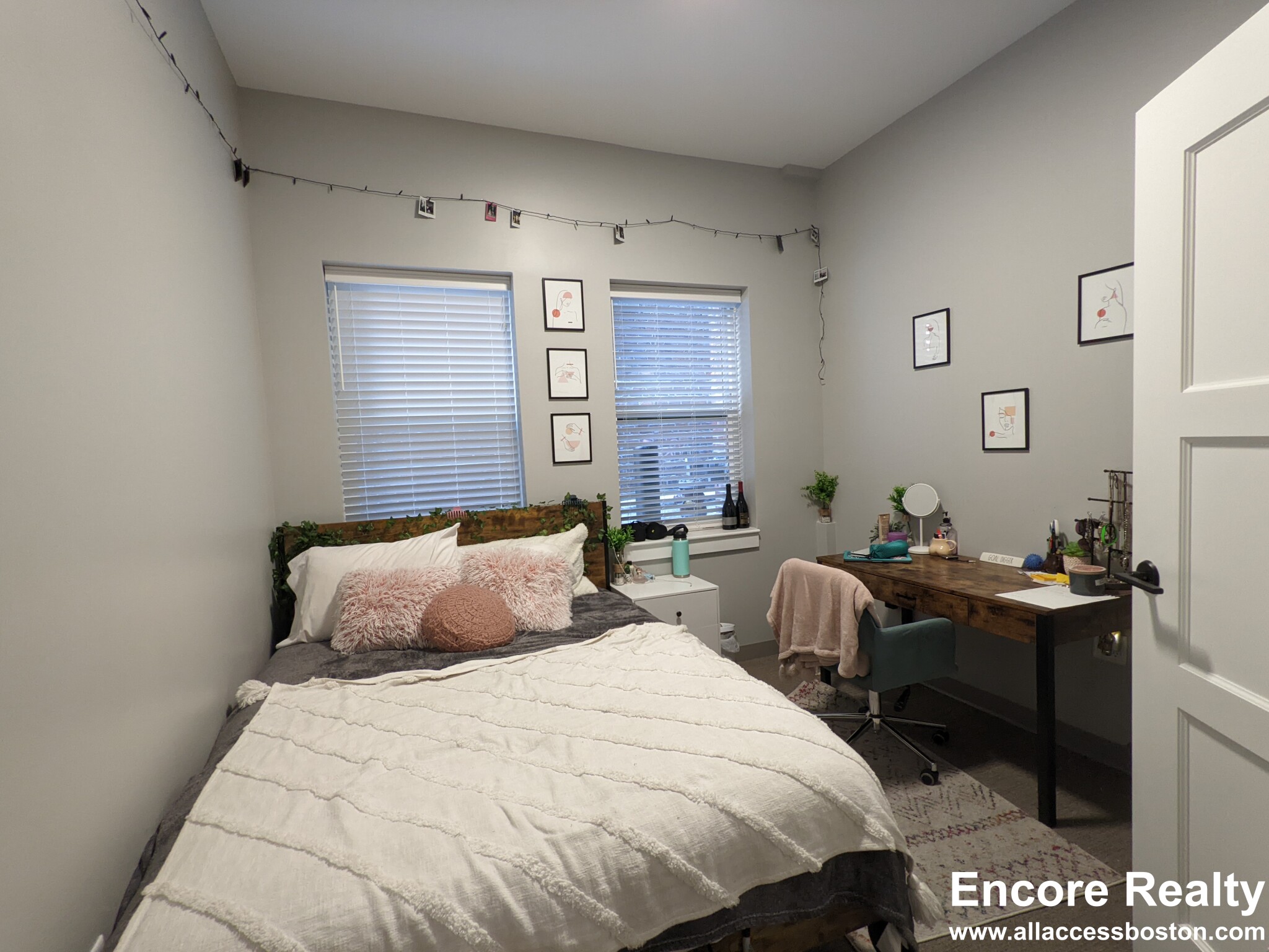 100 Hemenway St, Fenway