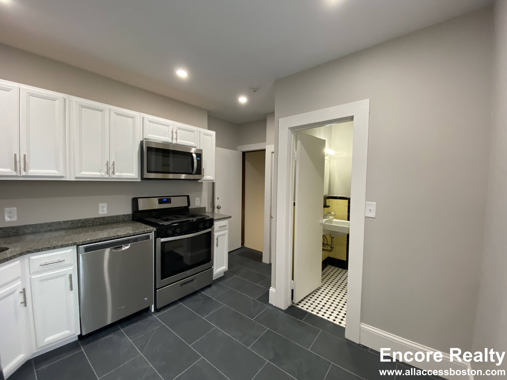 218 Banks St, Central Square