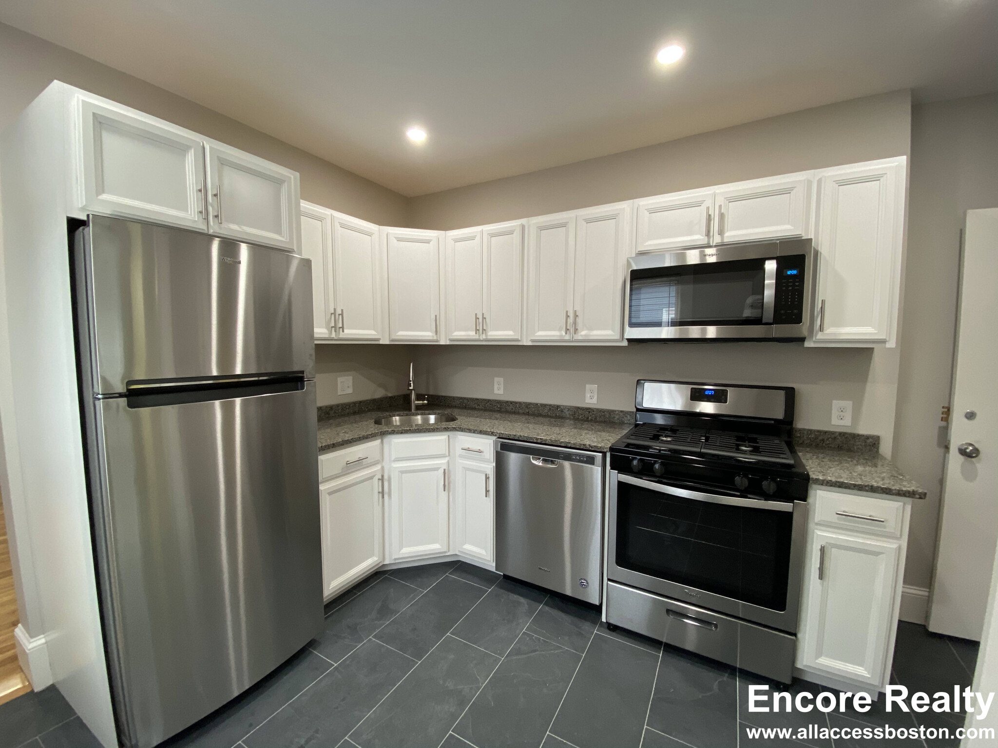 218 Banks St, Central Square