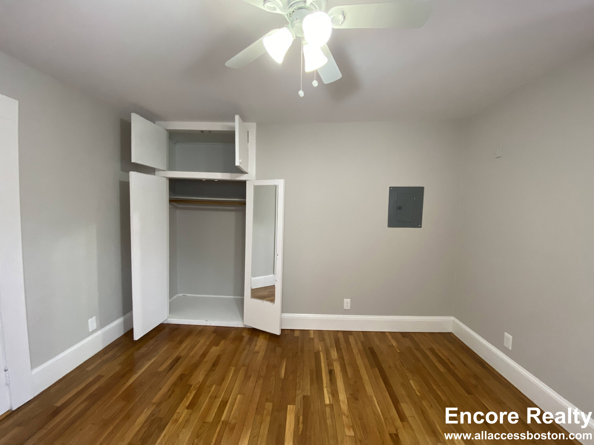 218 Banks St, Central Square