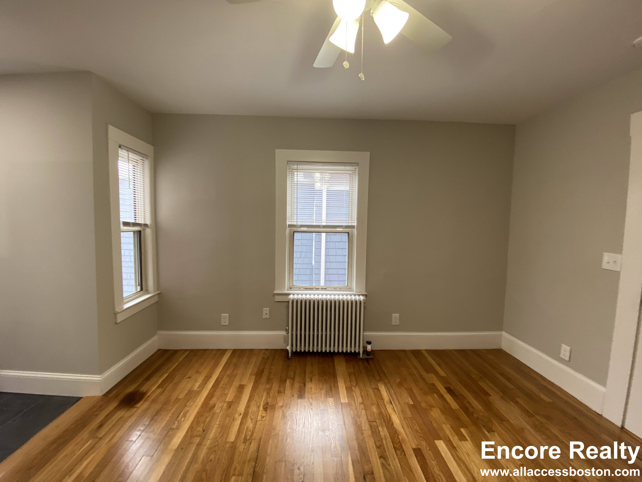 218 Banks St, Central Square