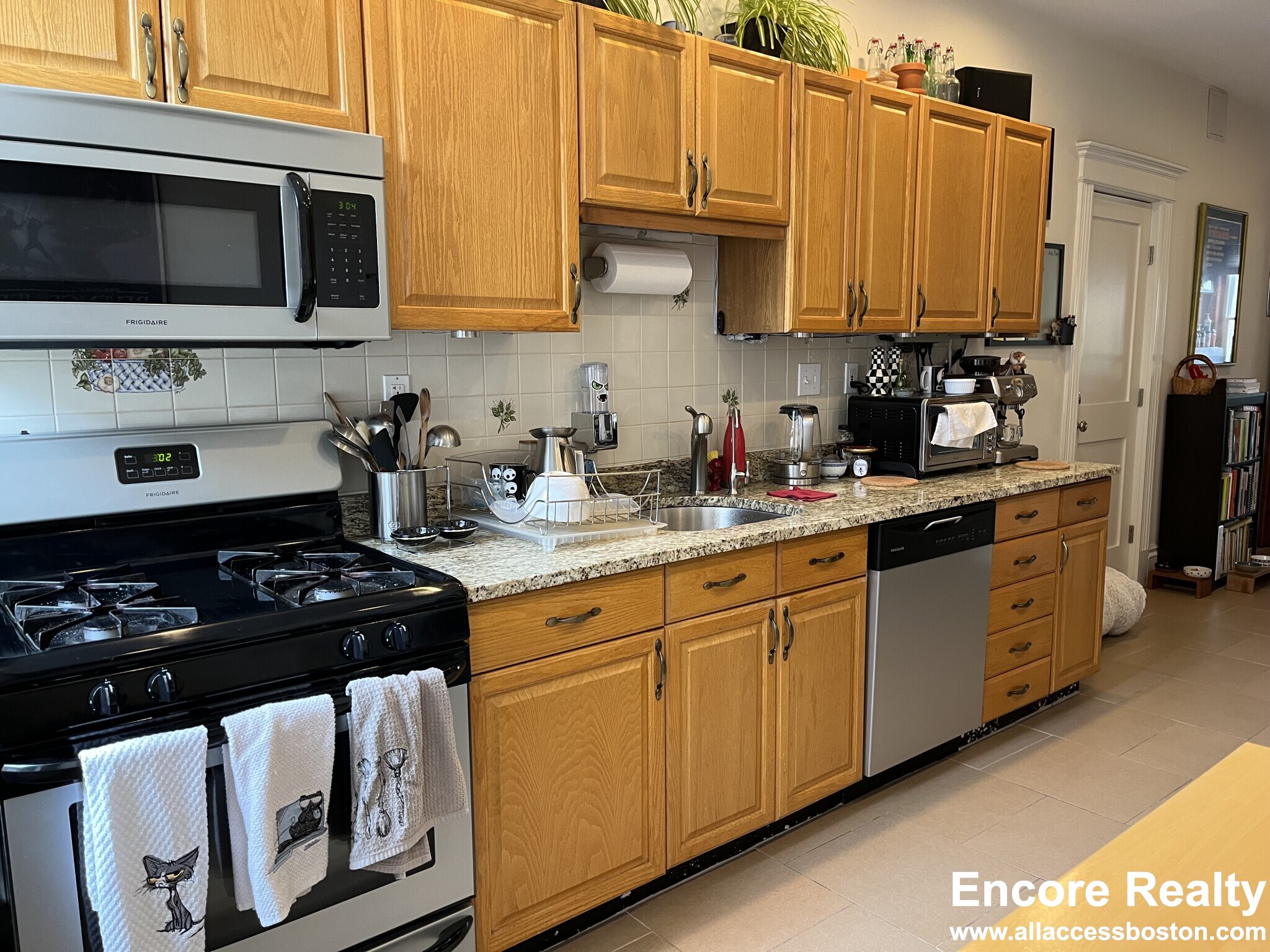 181 Harvard St, Coolidge Corner