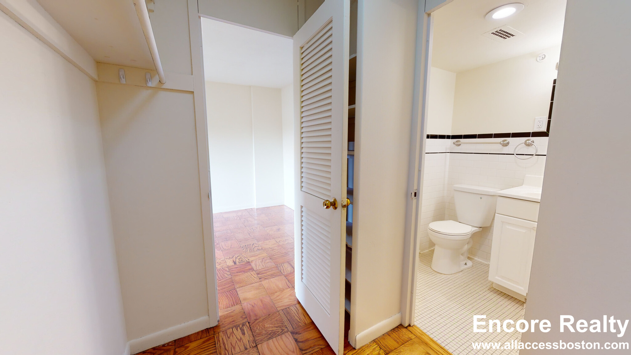 101 Monmouth St, Longwood