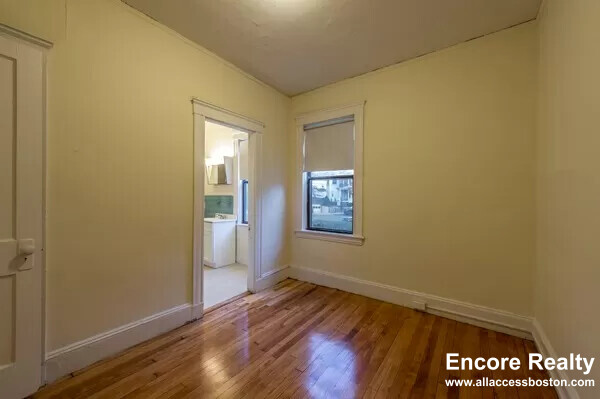 24 Hamilton Rd, Coolidge Corner