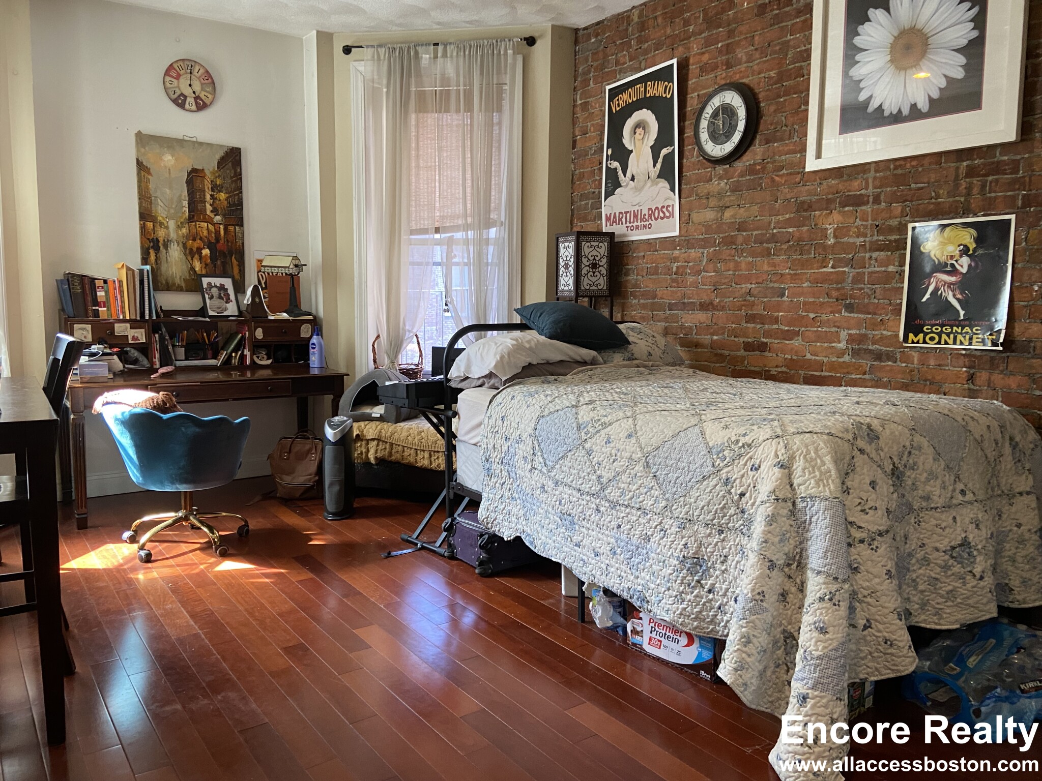 250 Newbury St, Back Bay