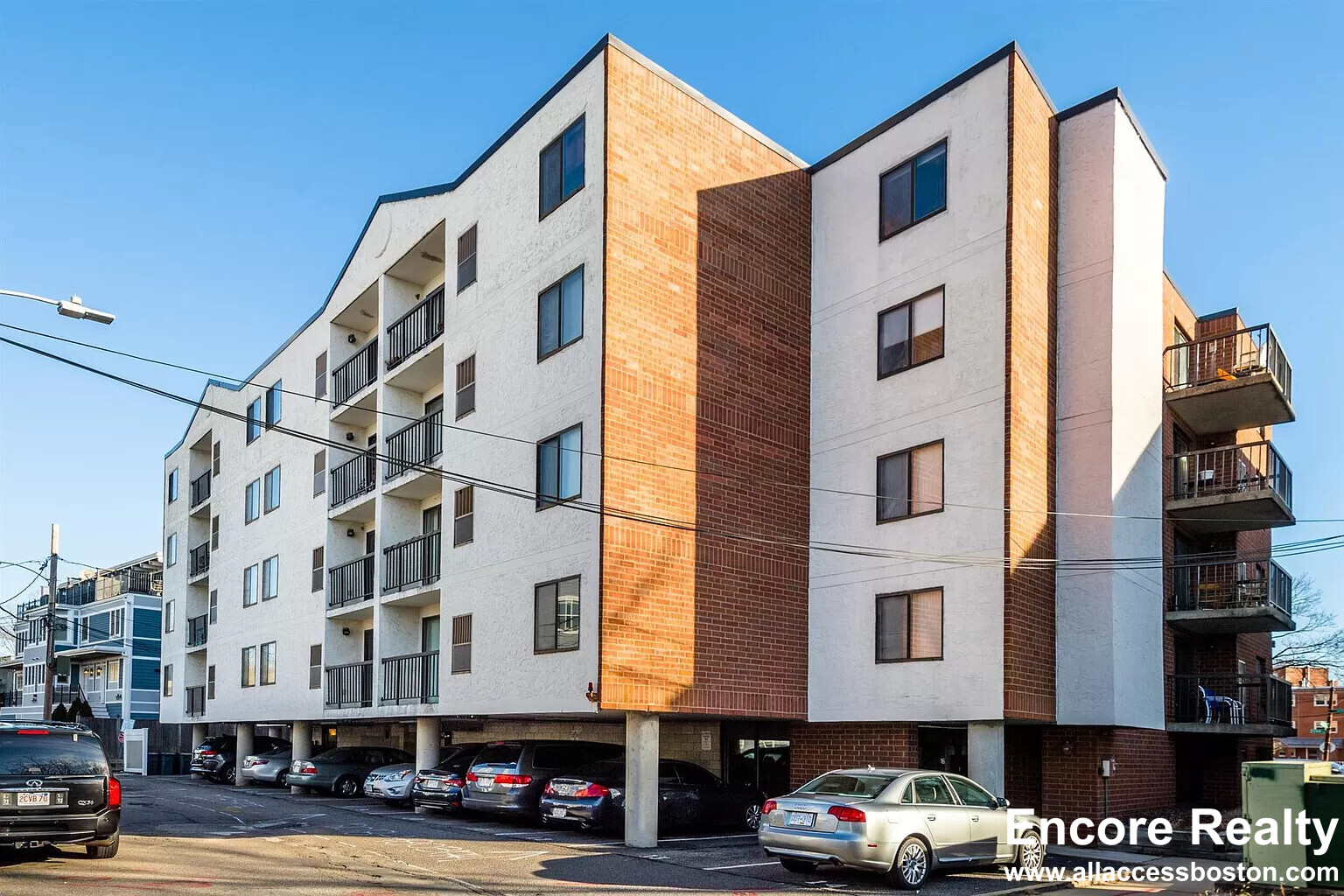 16 Elmer St, Central Square