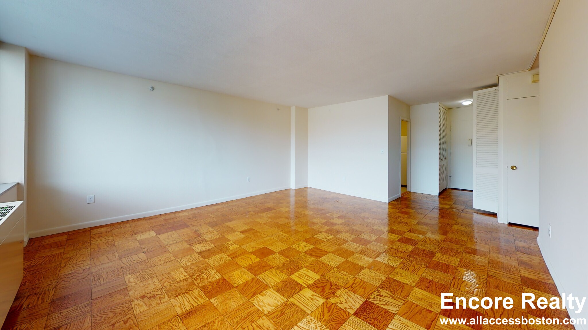 101 Monmouth St, Longwood