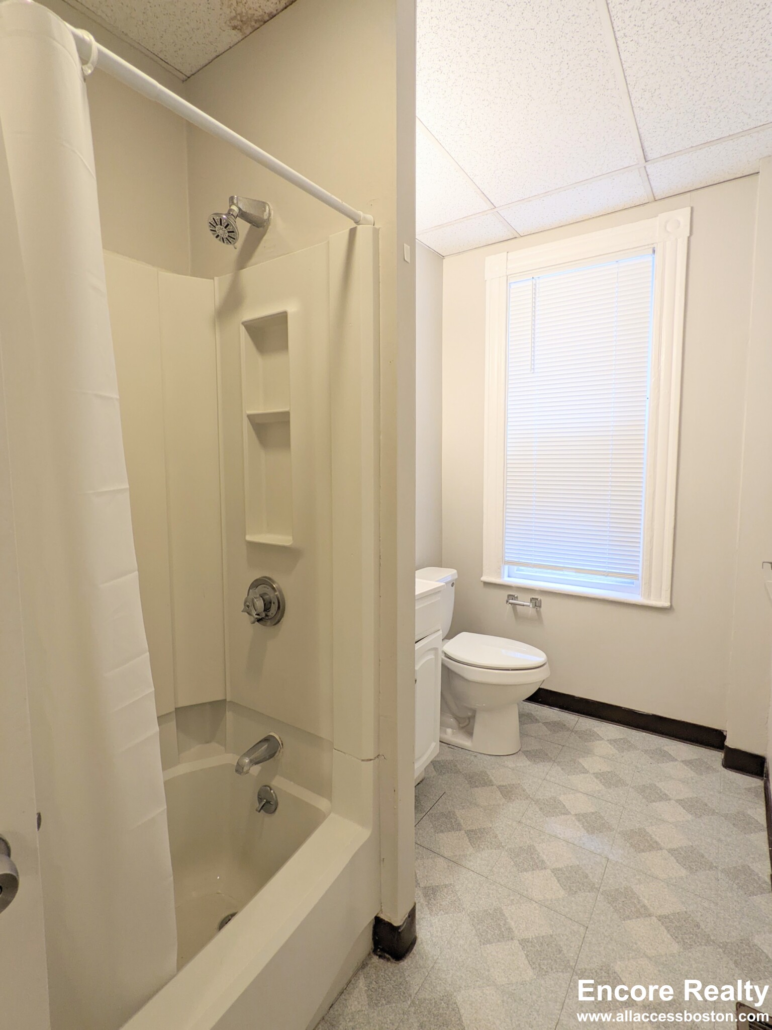 12 Pleasant St, Central Square