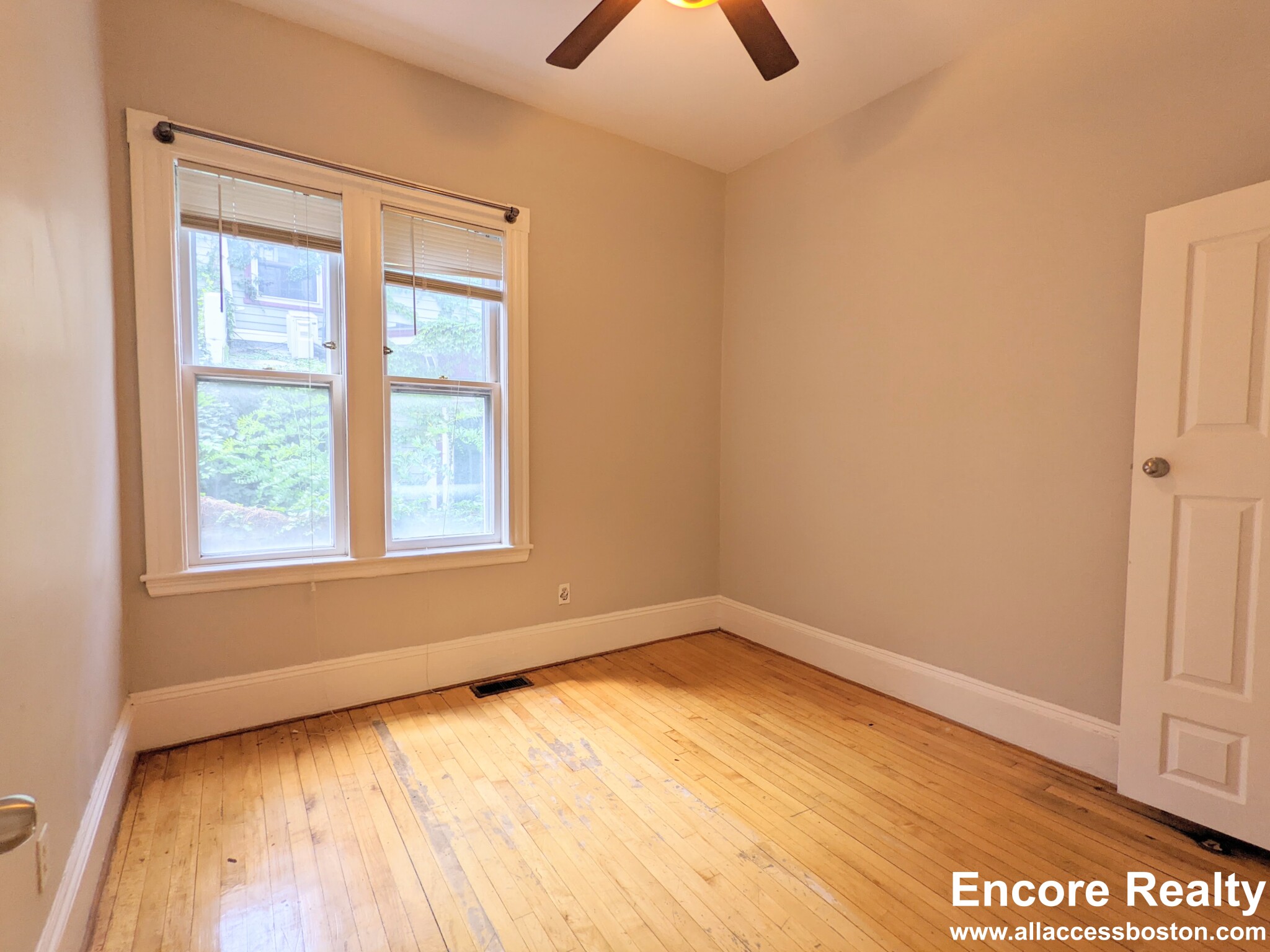 12 Pleasant St, Central Square