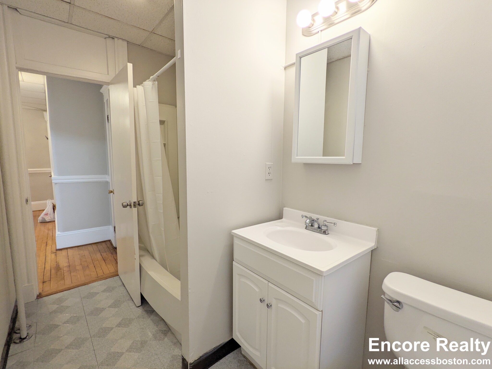 12 Pleasant St, Central Square