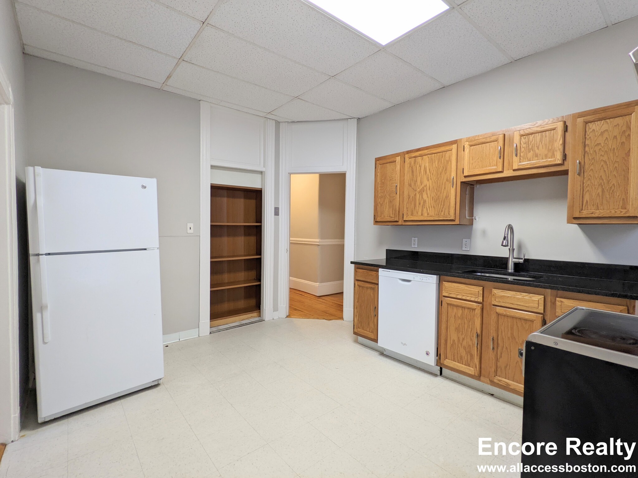 12 Pleasant St, Central Square