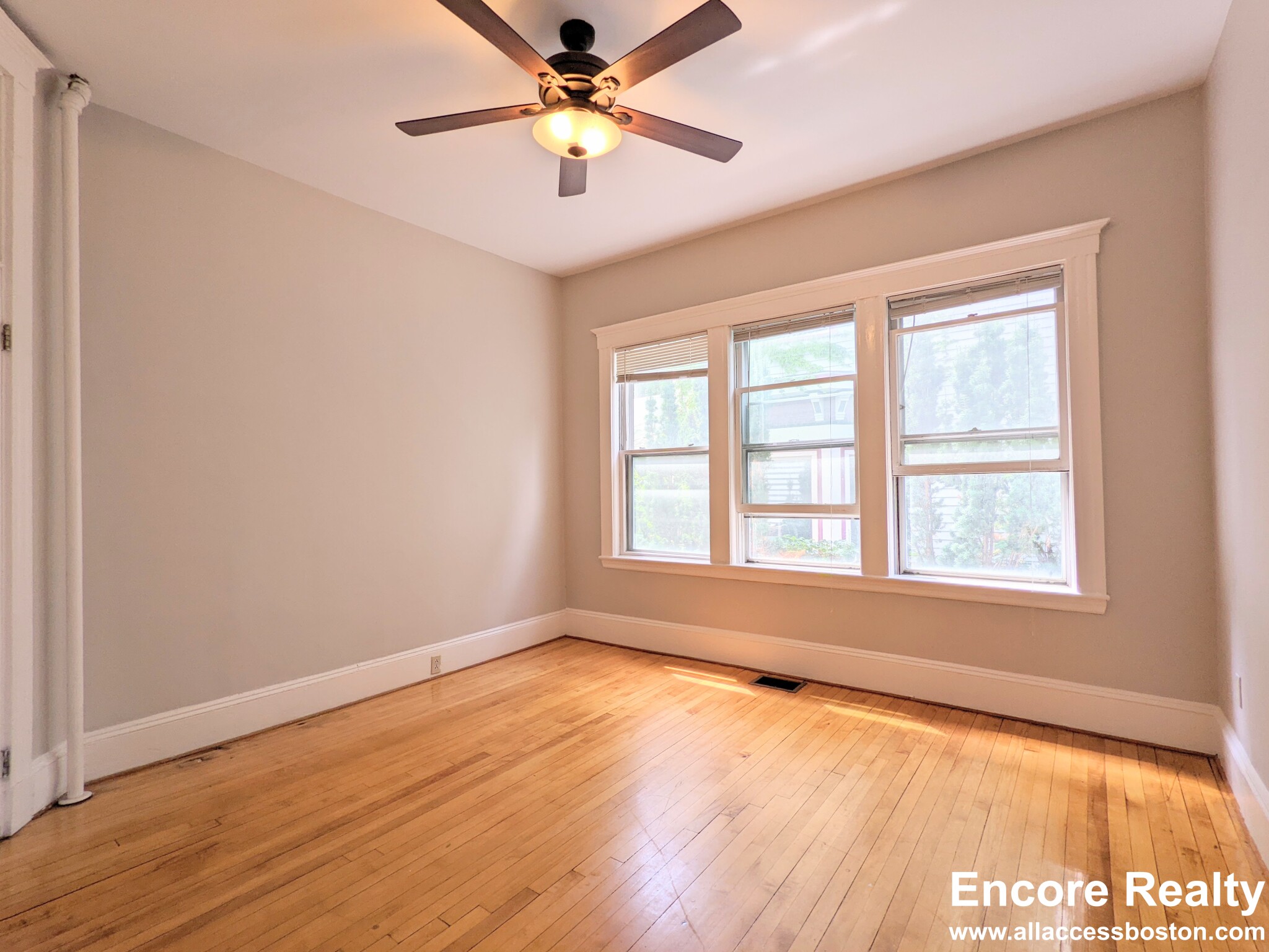 12 Pleasant St, Central Square