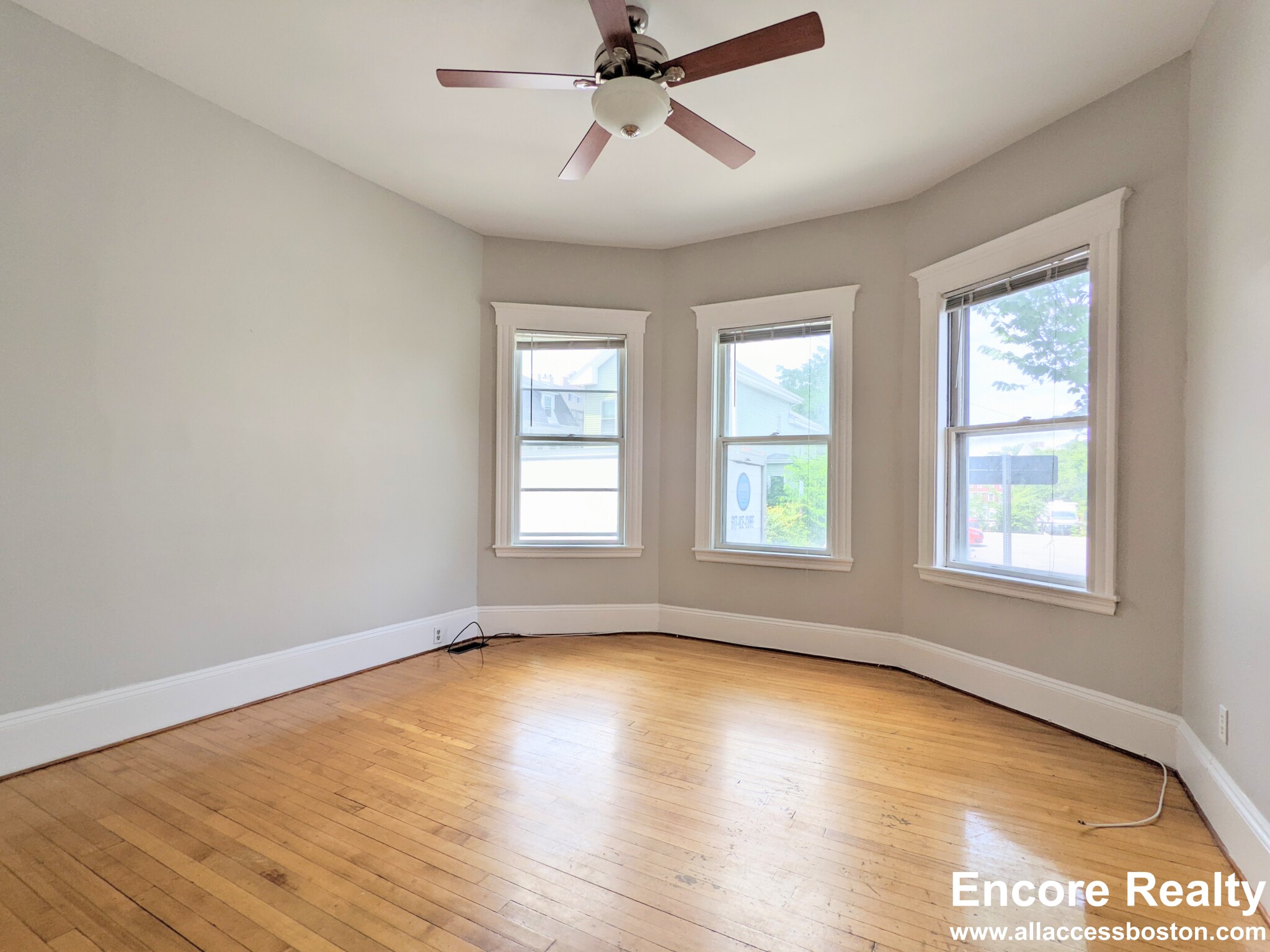 12 Pleasant St, Central Square