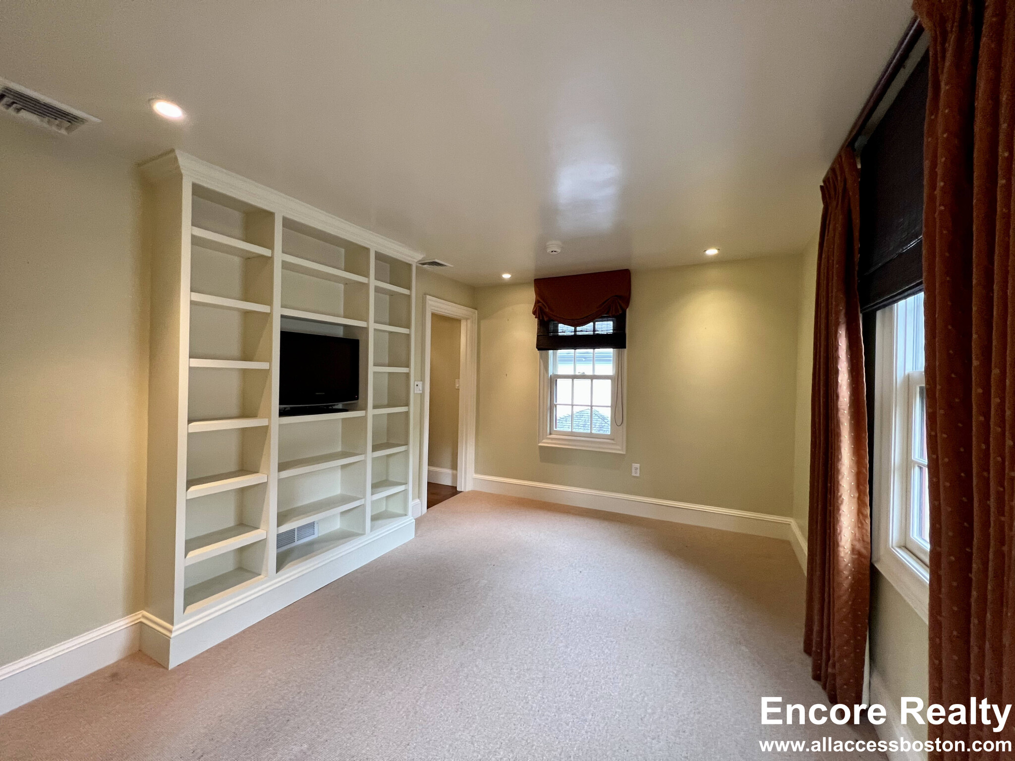 9 Foster Pl, West Cambridge