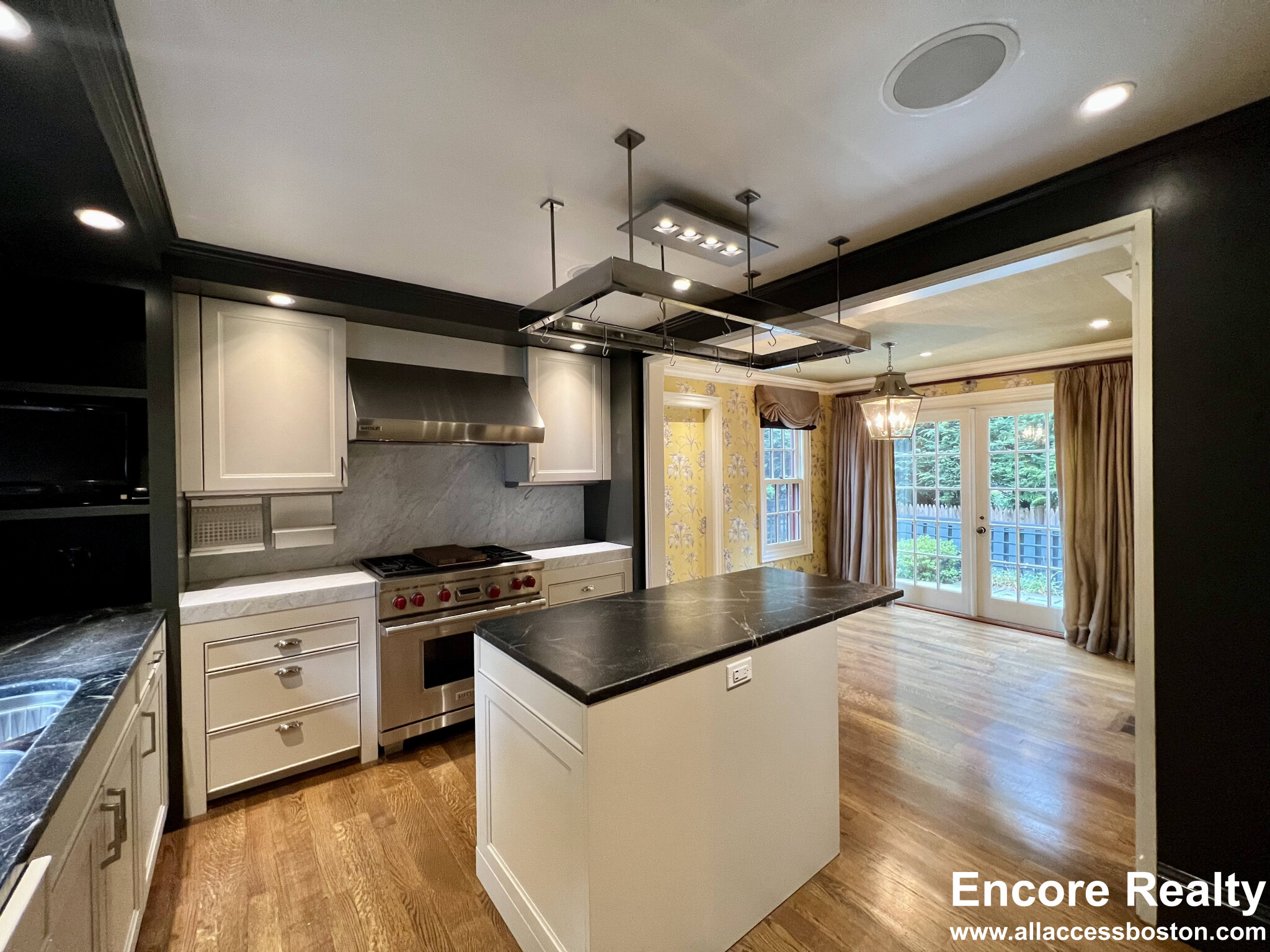 9 Foster Pl, West Cambridge