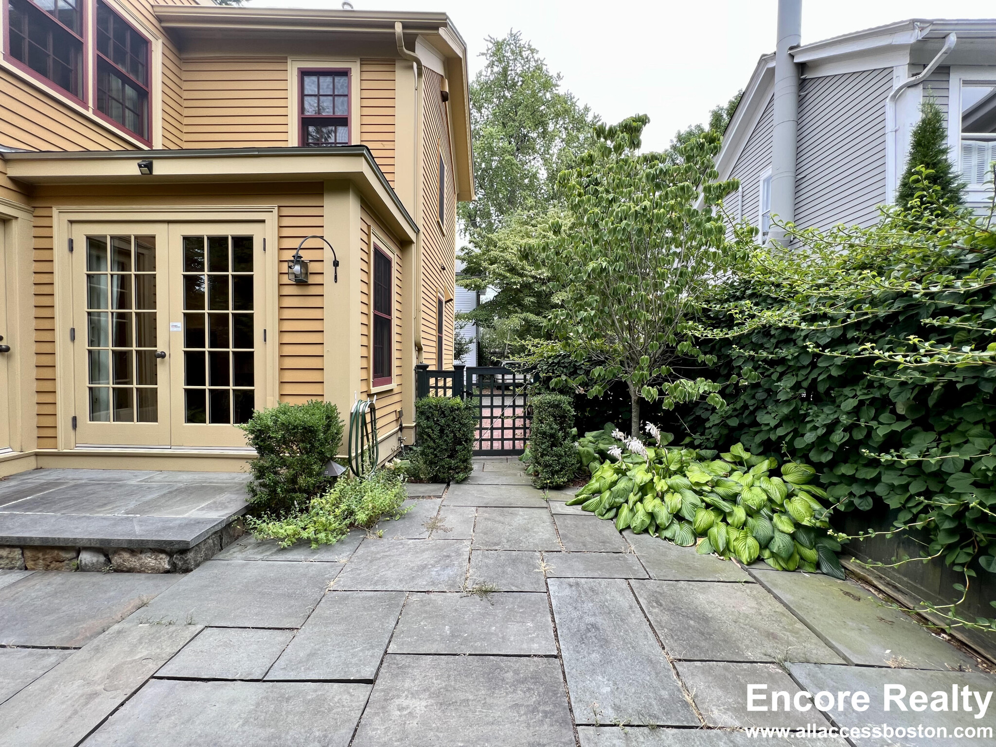 9 Foster Pl, West Cambridge