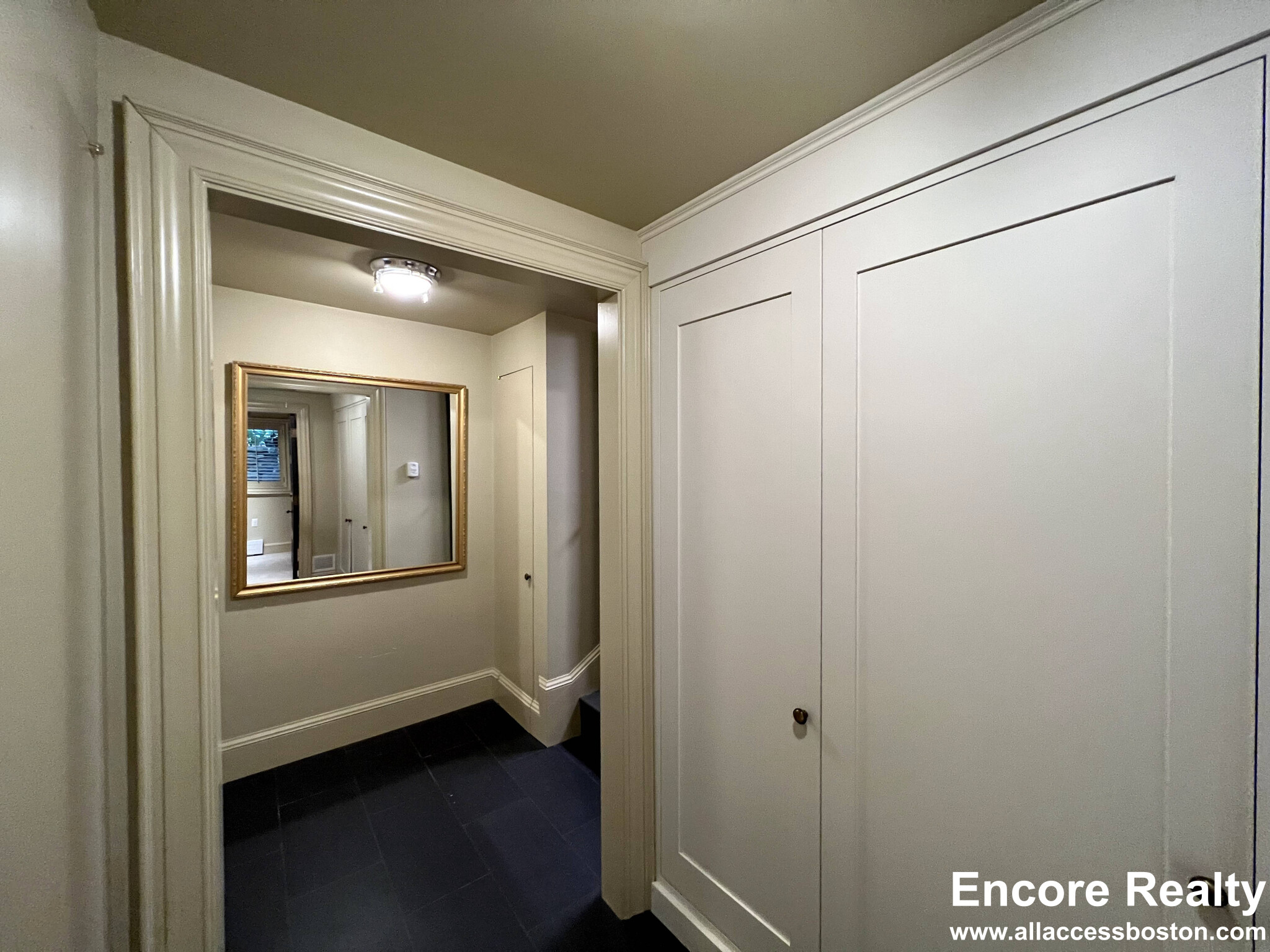 9 Foster Pl, West Cambridge