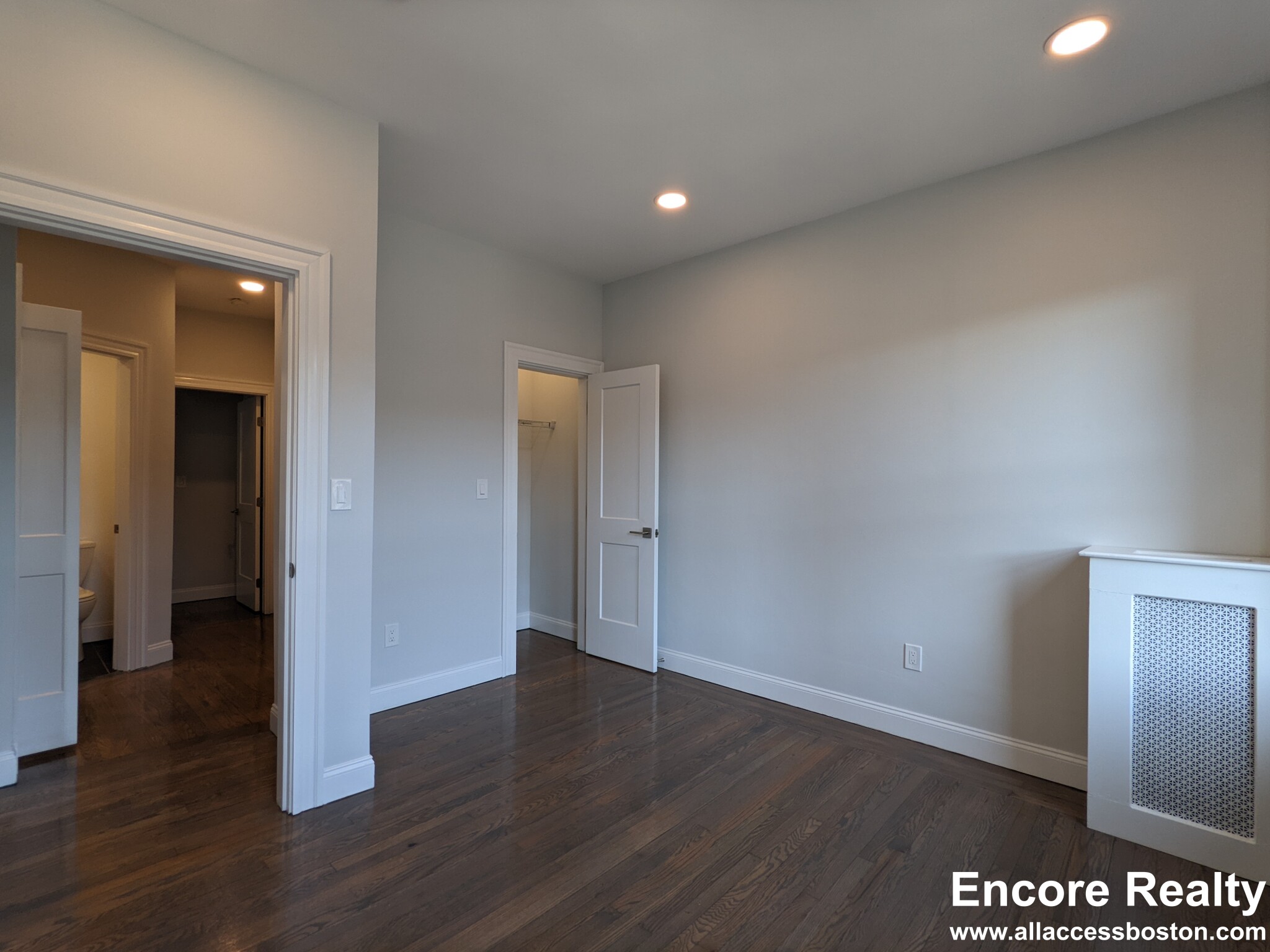 32 Queensberry St, Fenway