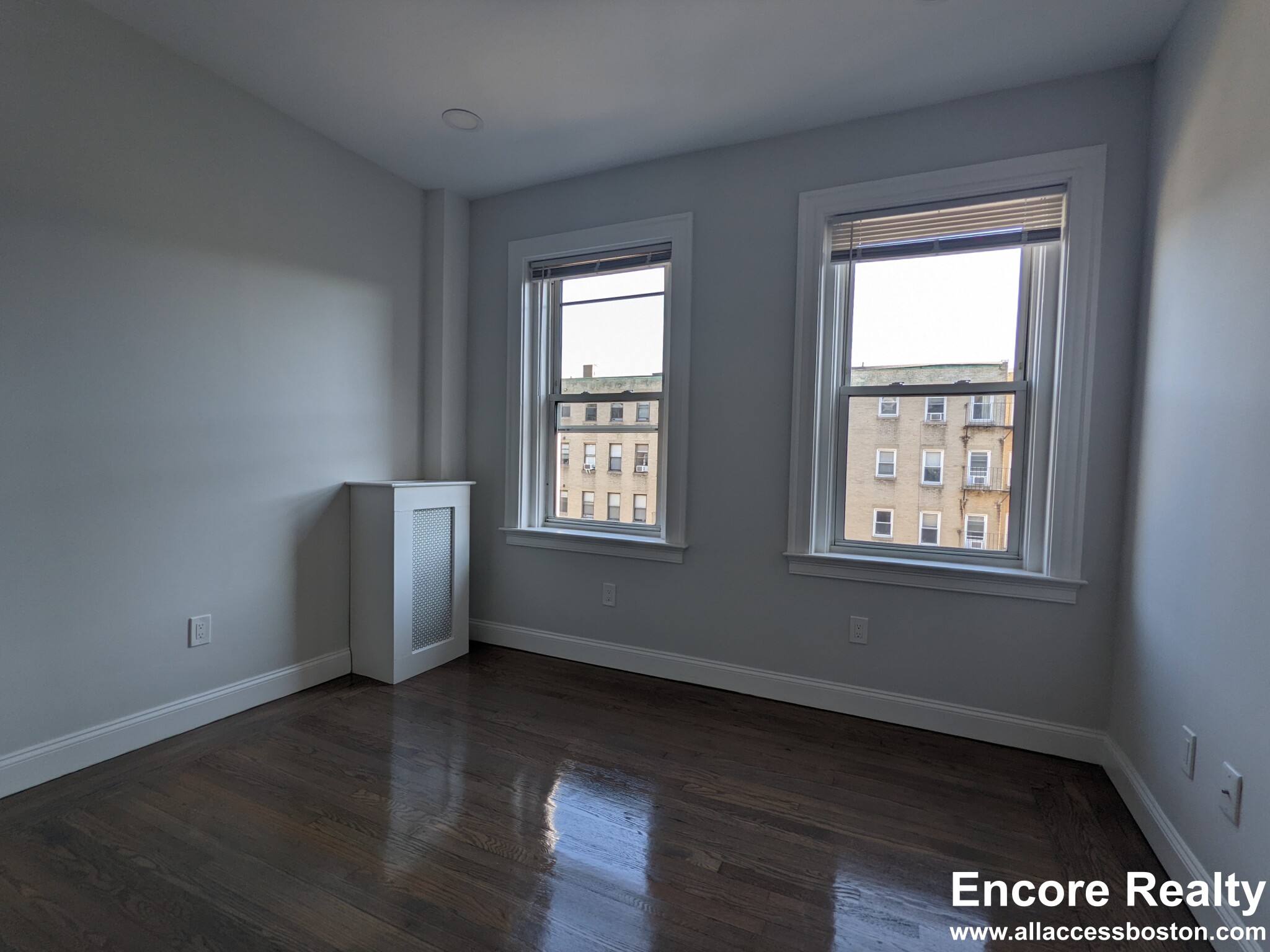 32 Queensberry St, Fenway