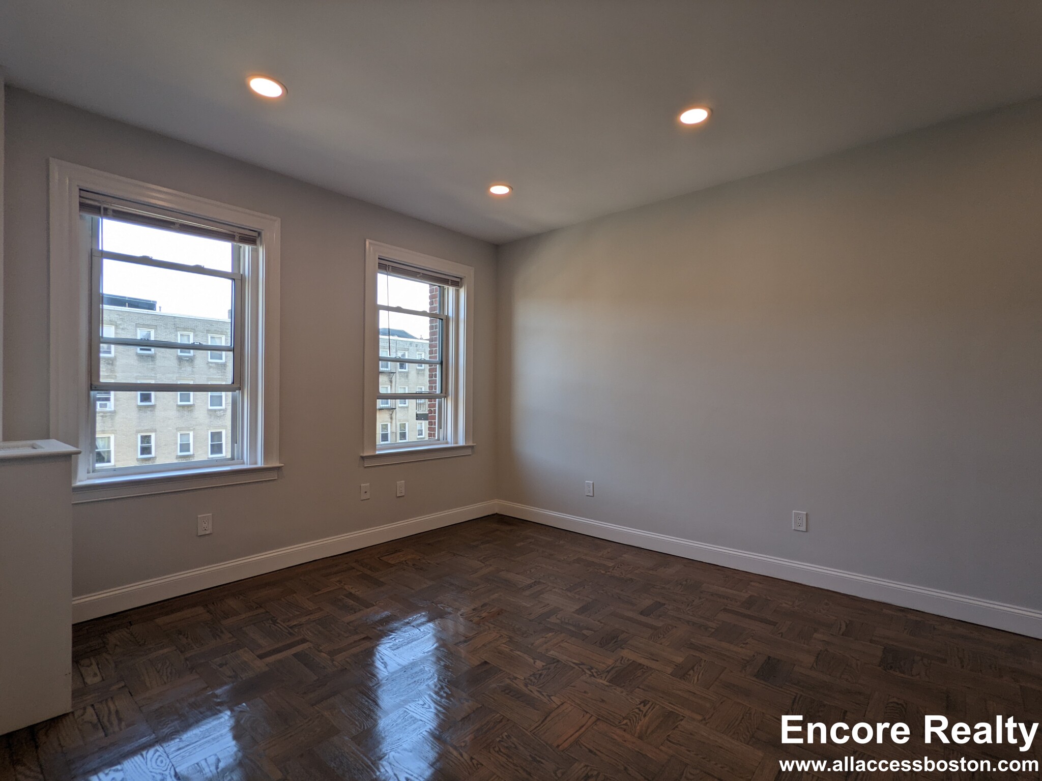 32 Queensberry St, Fenway