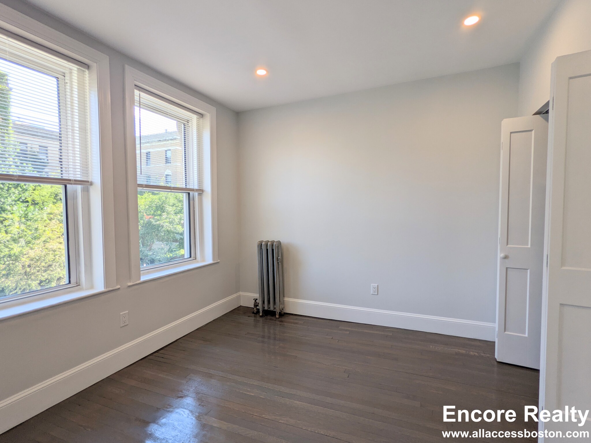 55 Queensberry St, Fenway