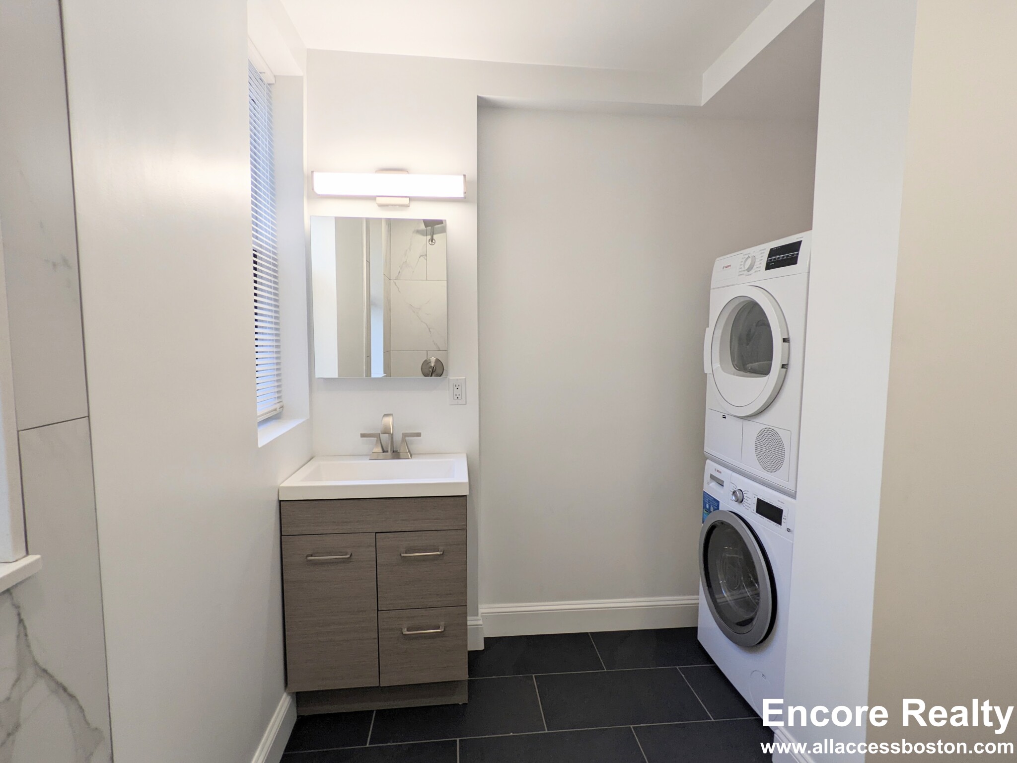 55 Queensberry St, Fenway