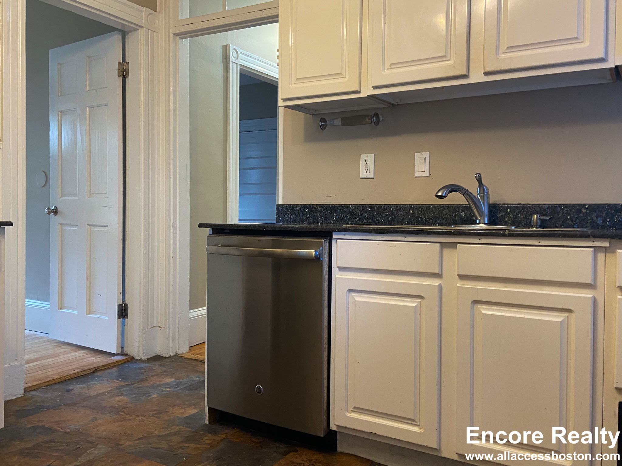 1 Parker Hill Ter, Mission Hill