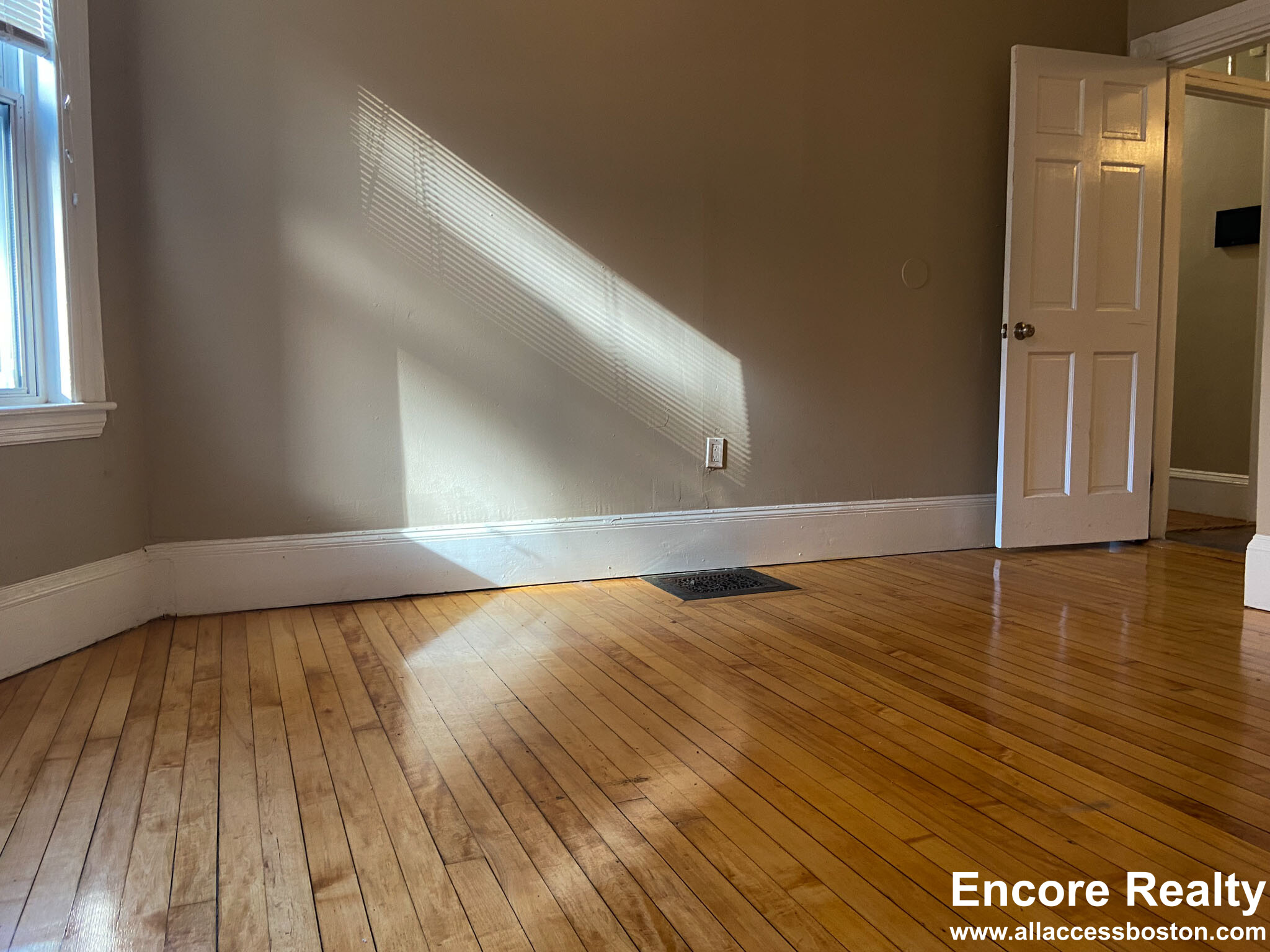 1 Parker Hill Ter, Mission Hill