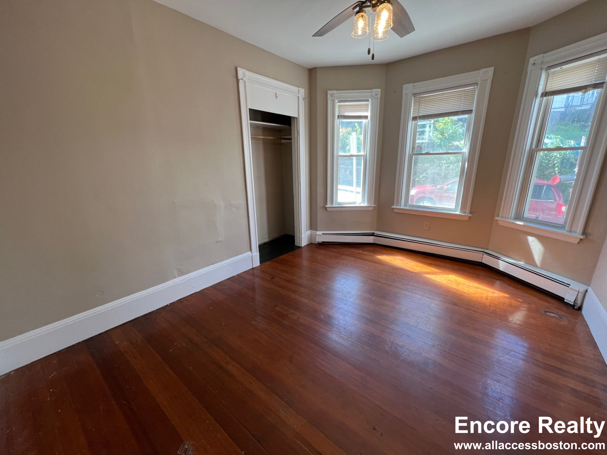 6 8 Sunset St, Mission Hill