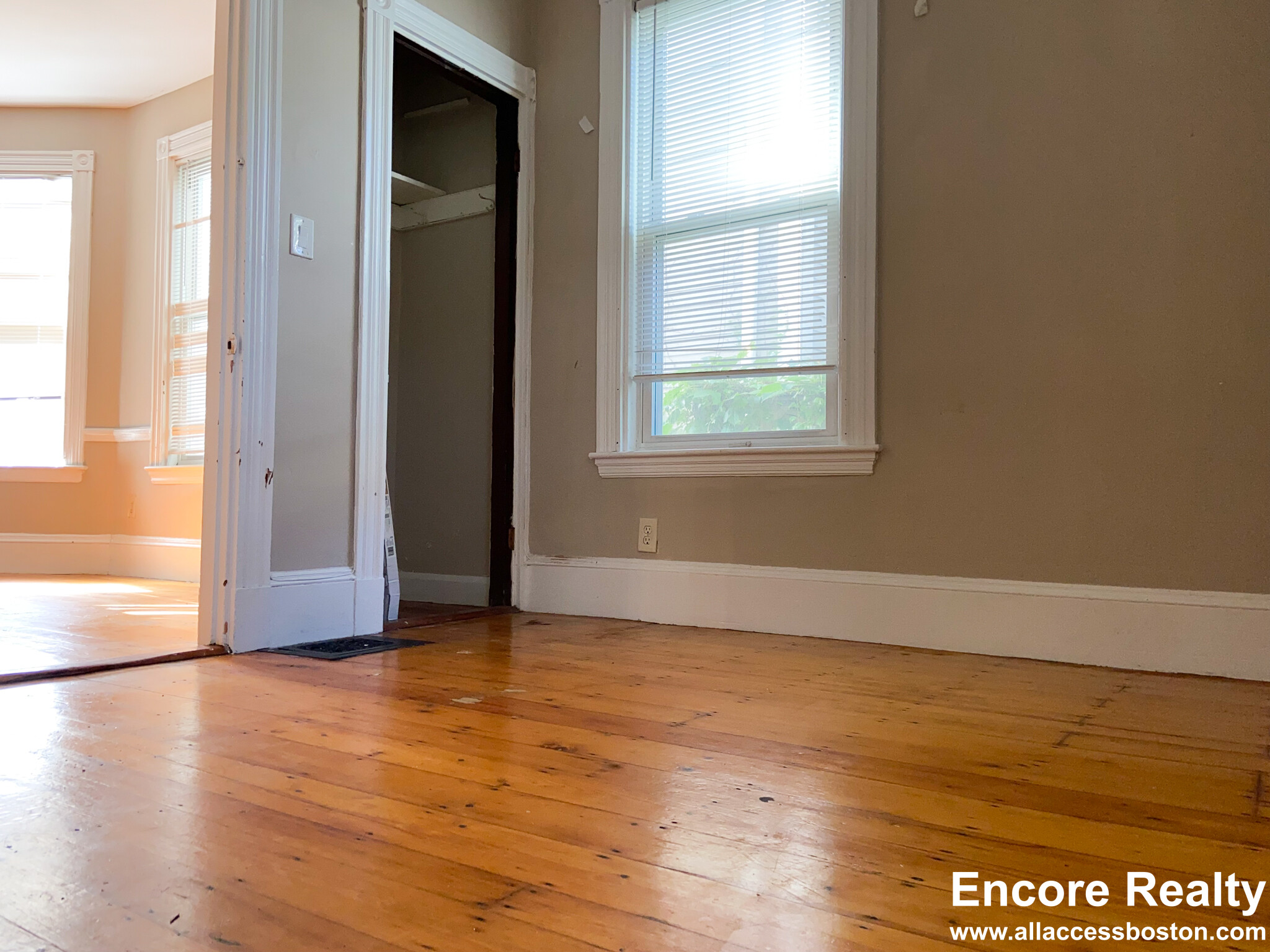 13 Sachem St, Mission Hill