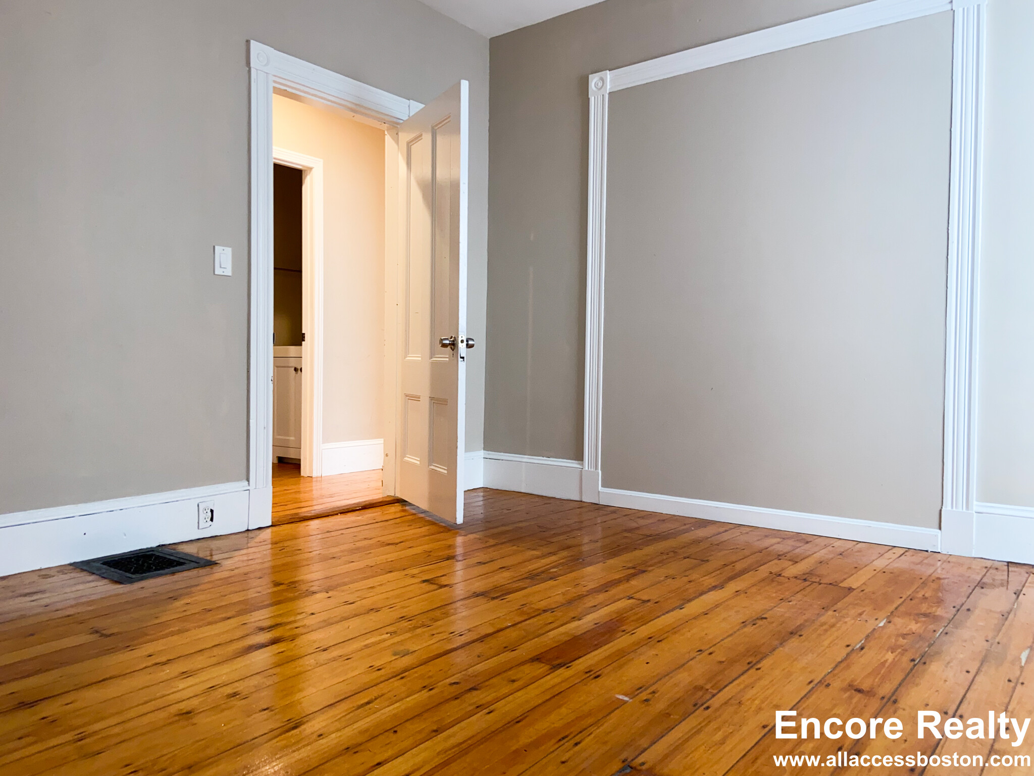 13 Sachem St, Mission Hill