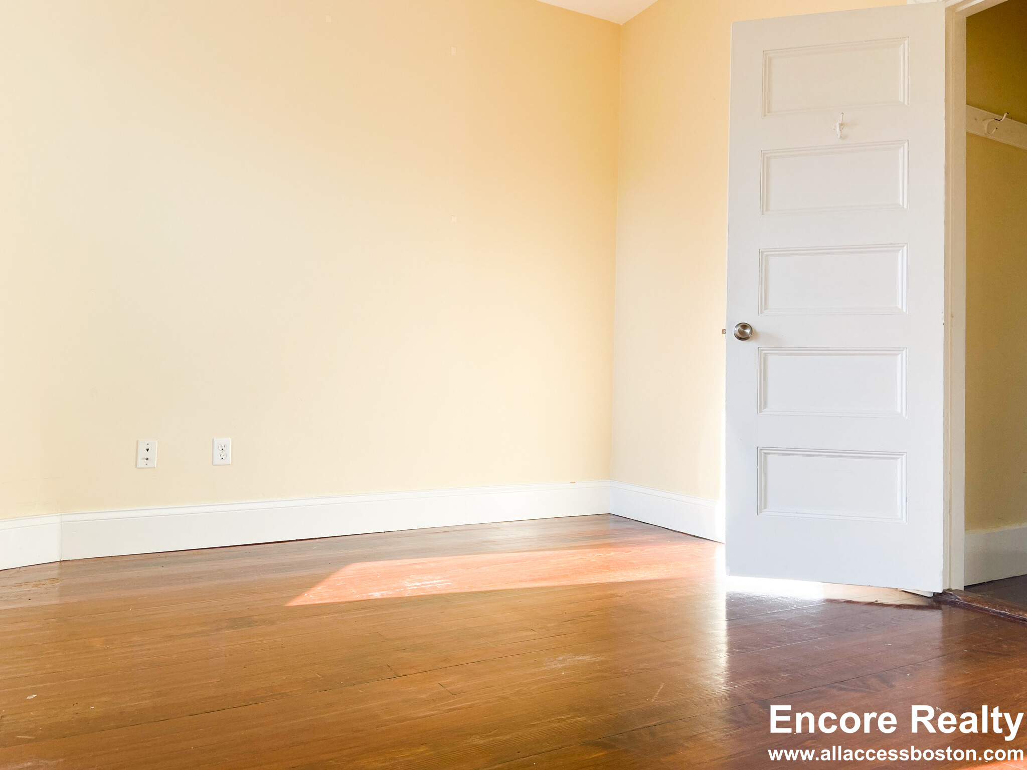 19 Parker Hill Ave, Mission Hill