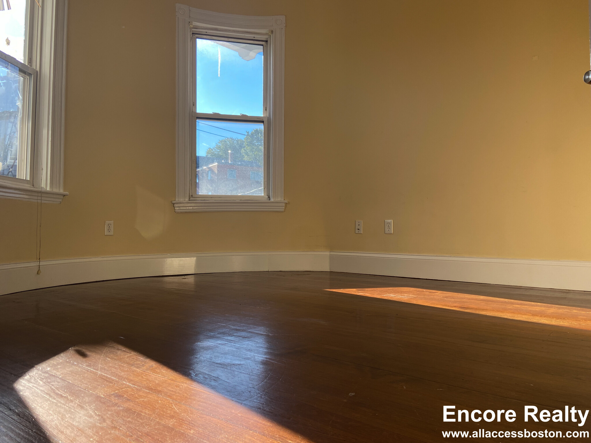 19 Parker Hill Ave, Mission Hill