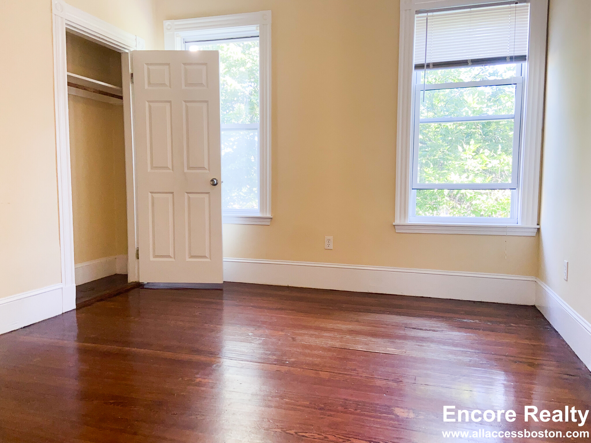 19 Parker Hill Ave, Mission Hill