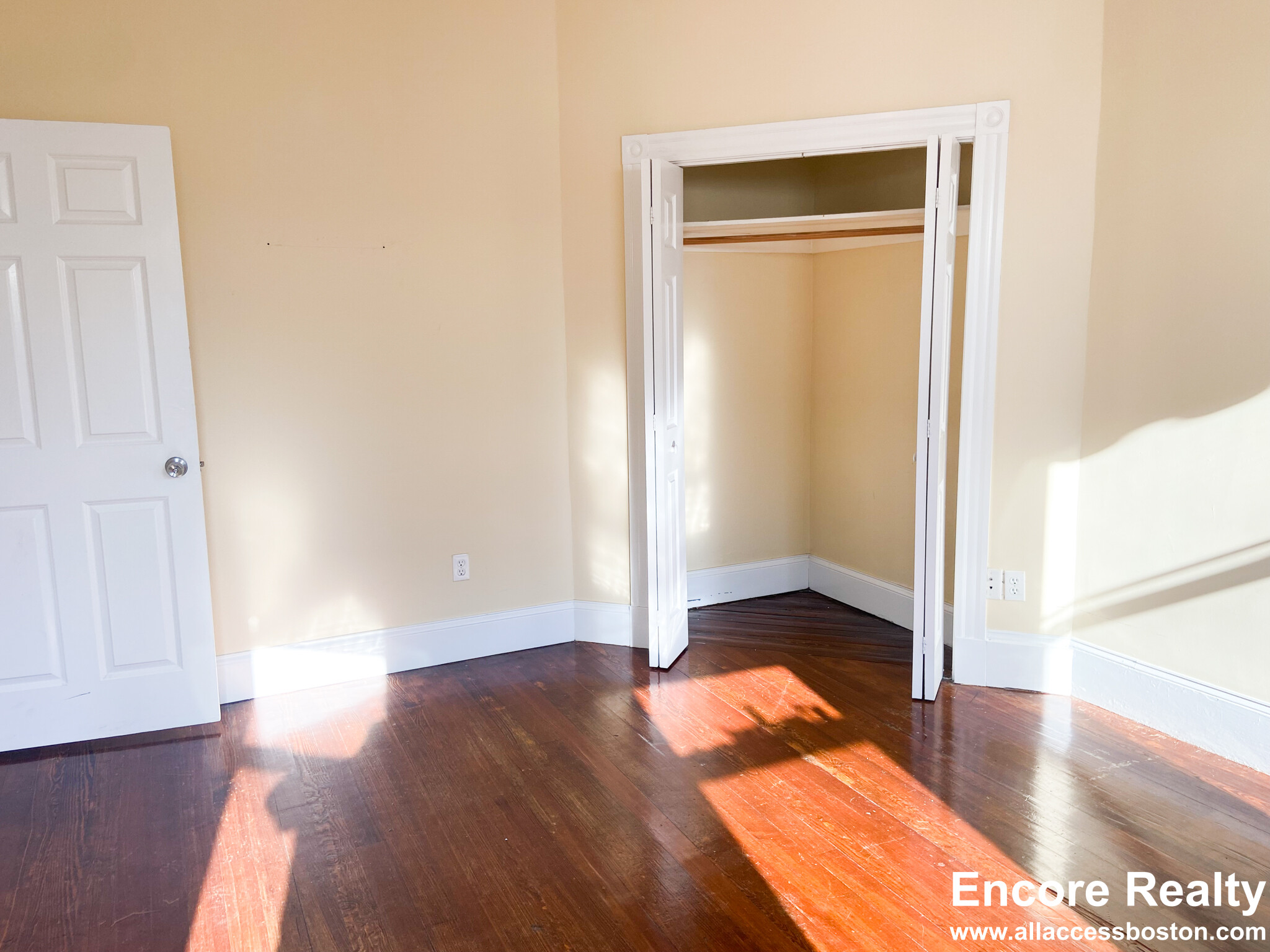 19 Parker Hill Ave, Mission Hill