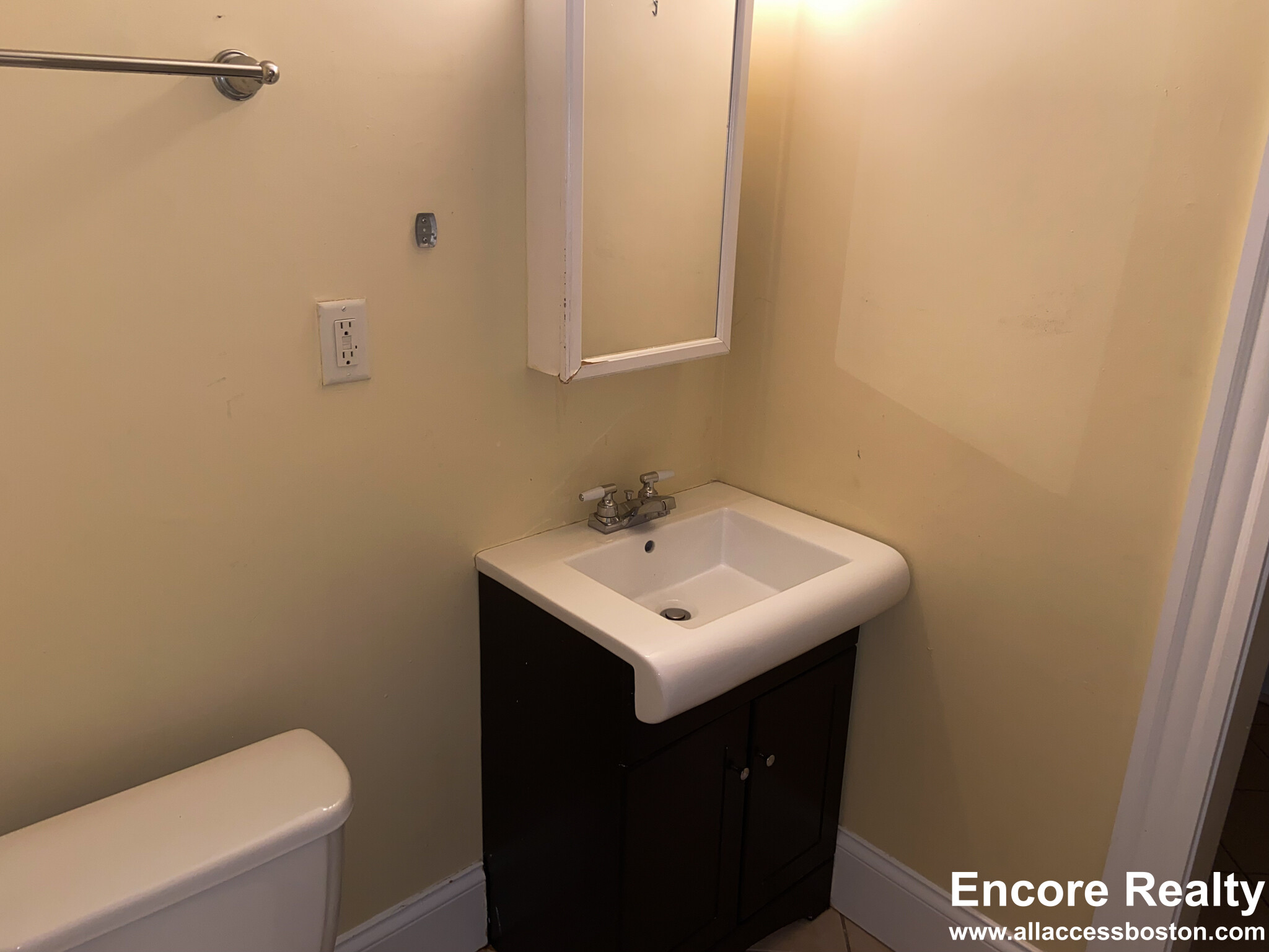 19 Parker Hill Ave, Mission Hill