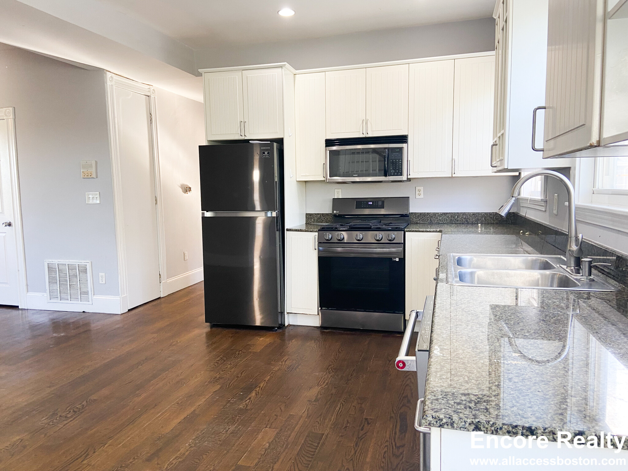 19 Parker Hill Ave, Mission Hill